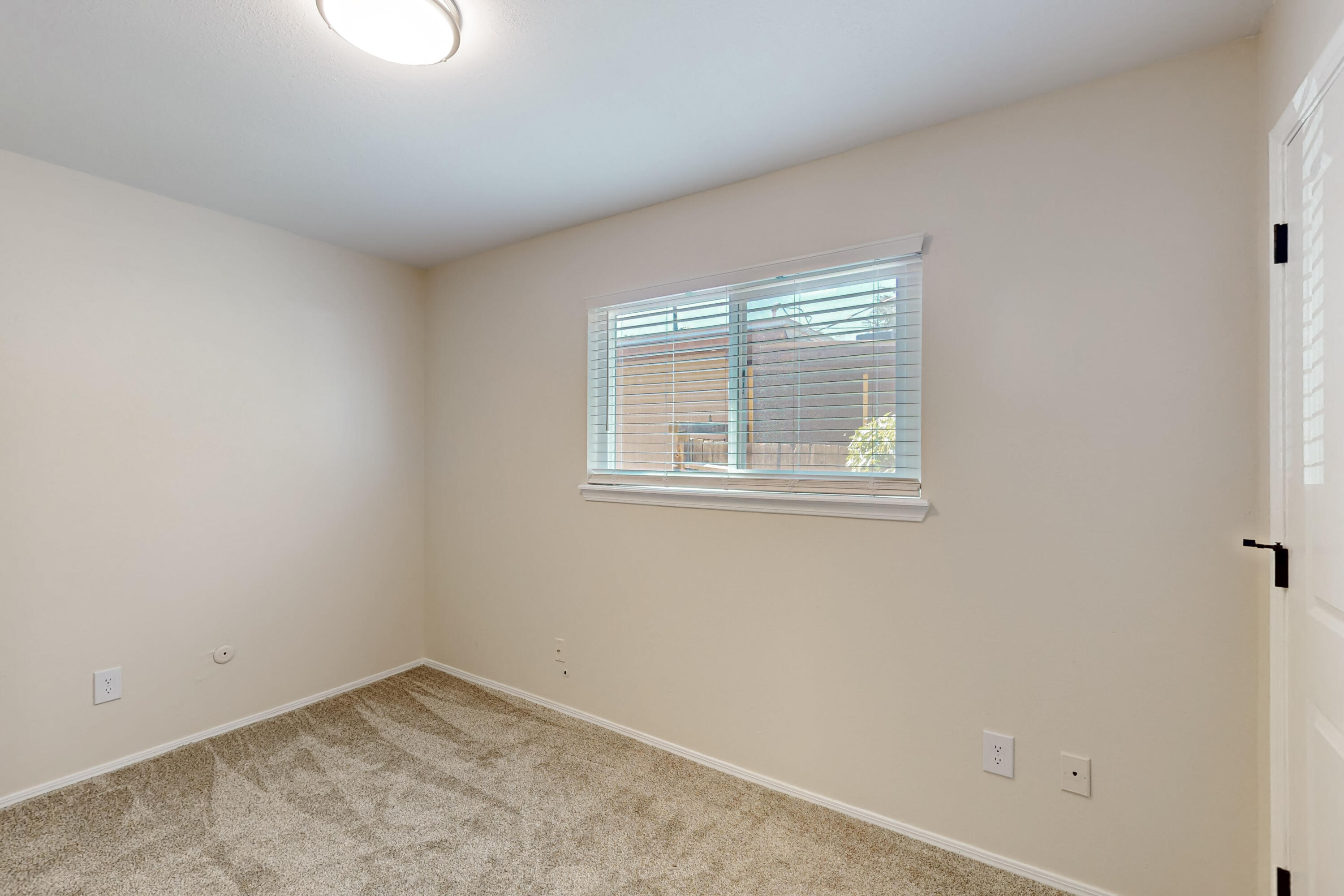 1825 Hiawatha Court NE