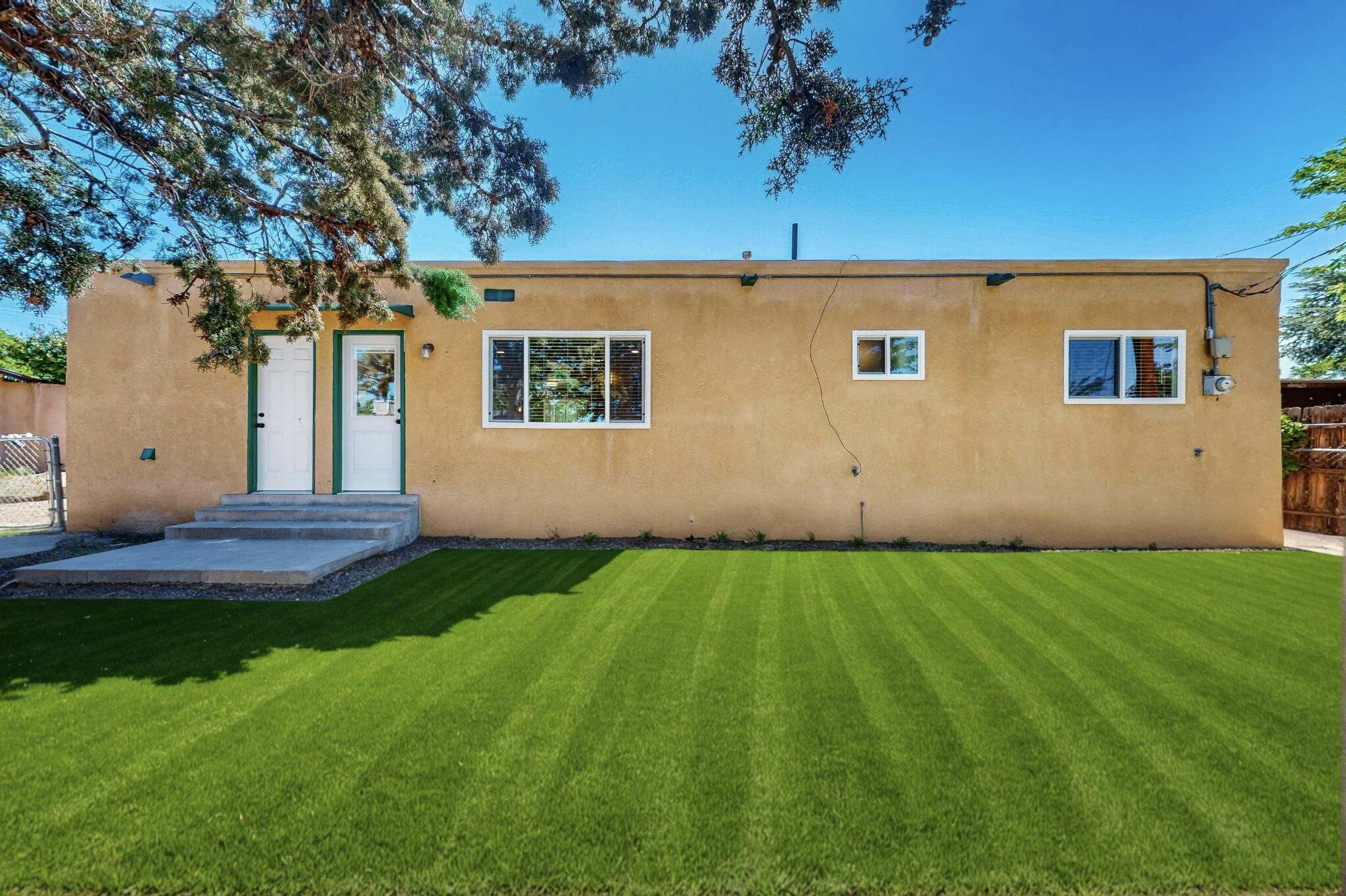 1825 Hiawatha Court NE