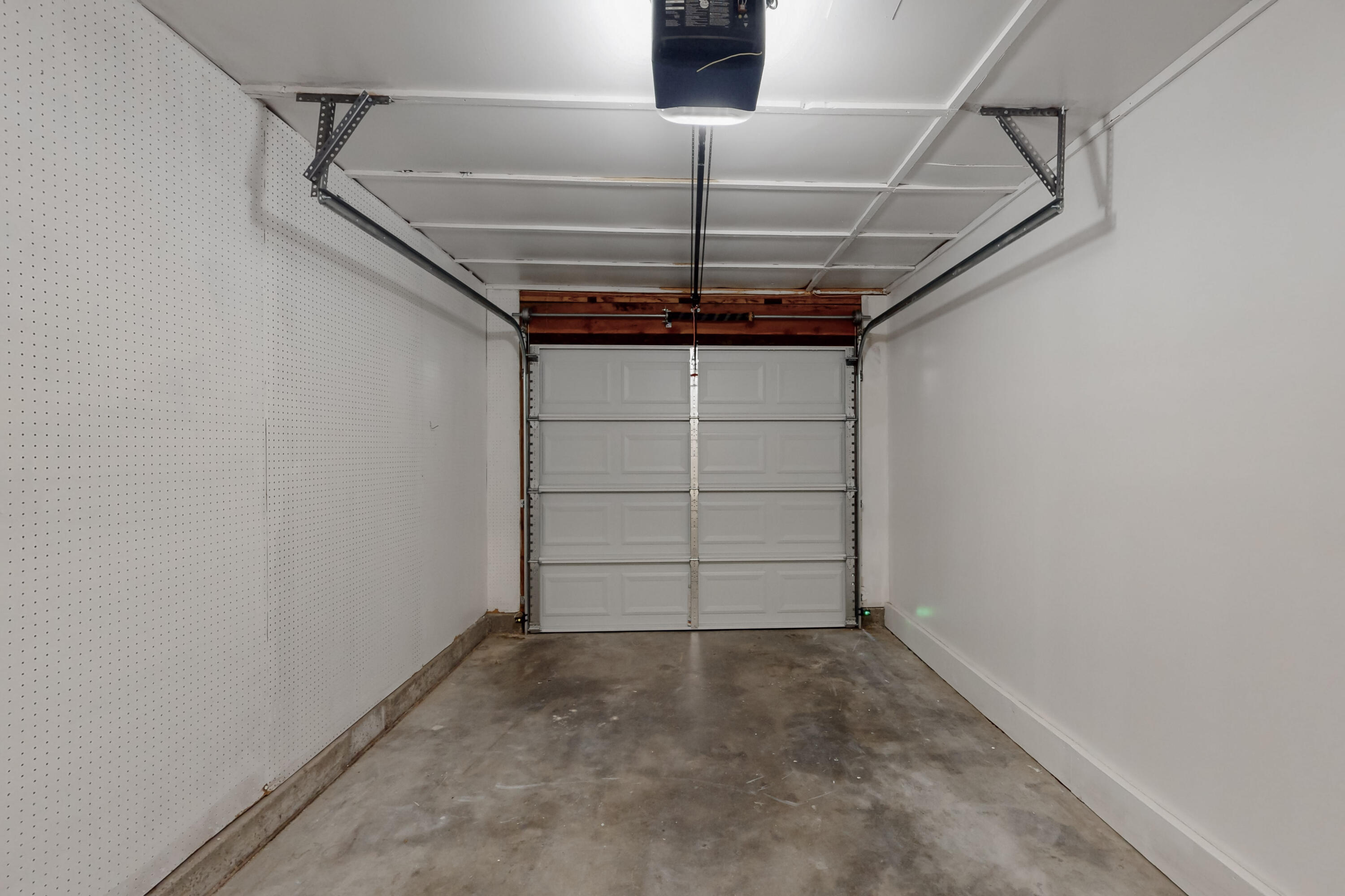 1825 Hiawatha Court NE