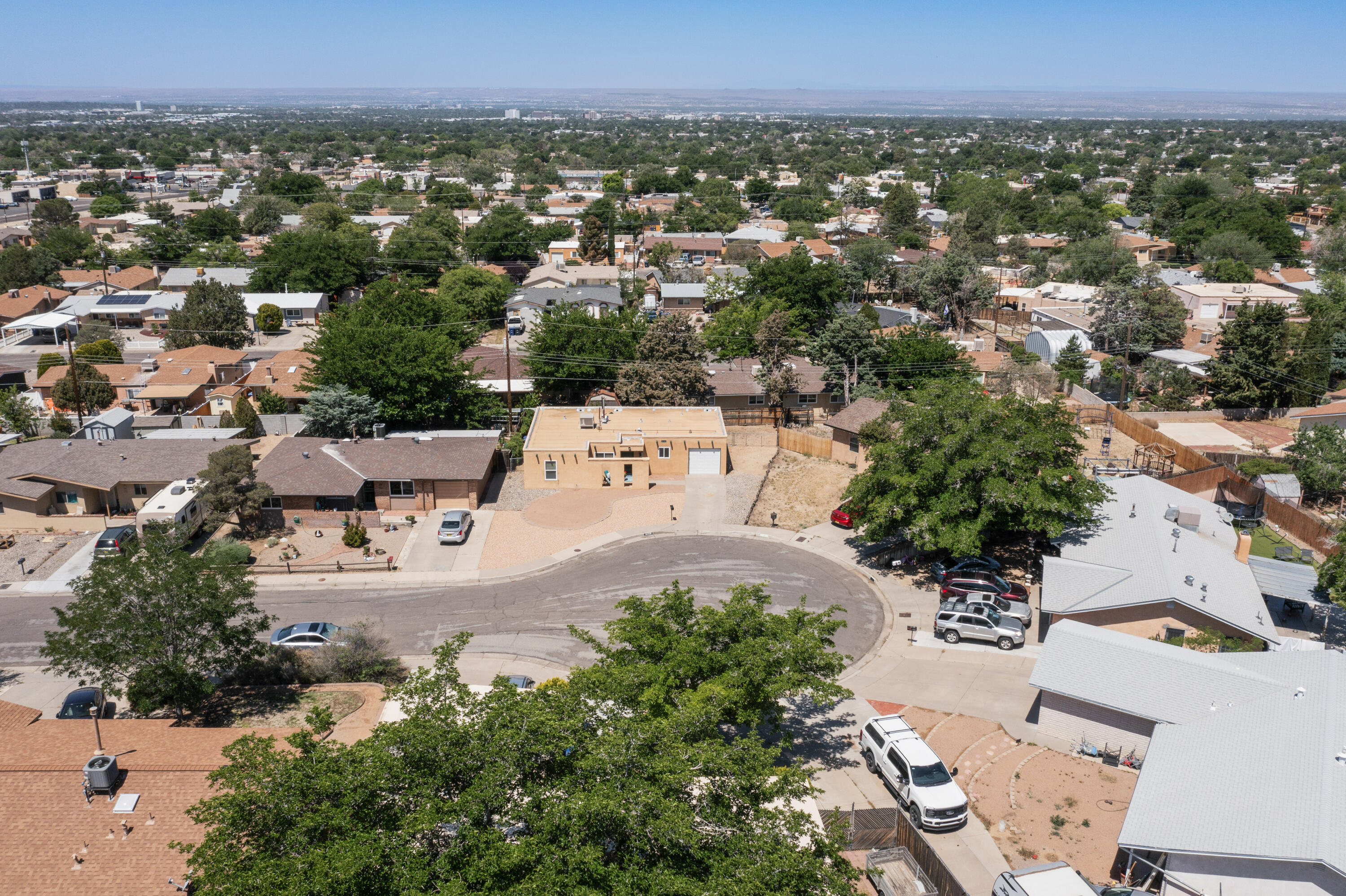 1825 Hiawatha Court NE