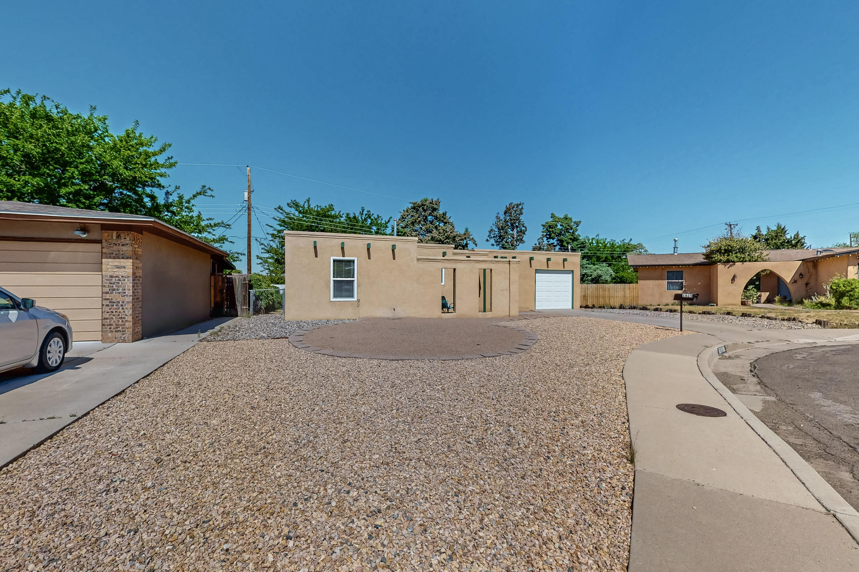 1825 Hiawatha Court NE