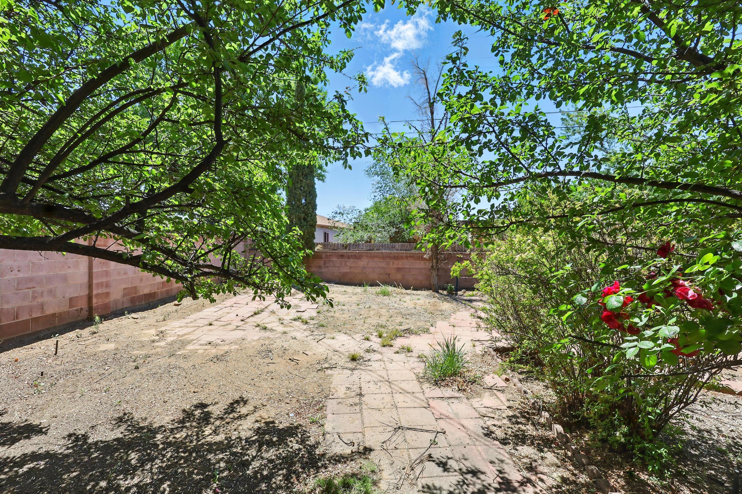 9722 APACHE Avenue NE