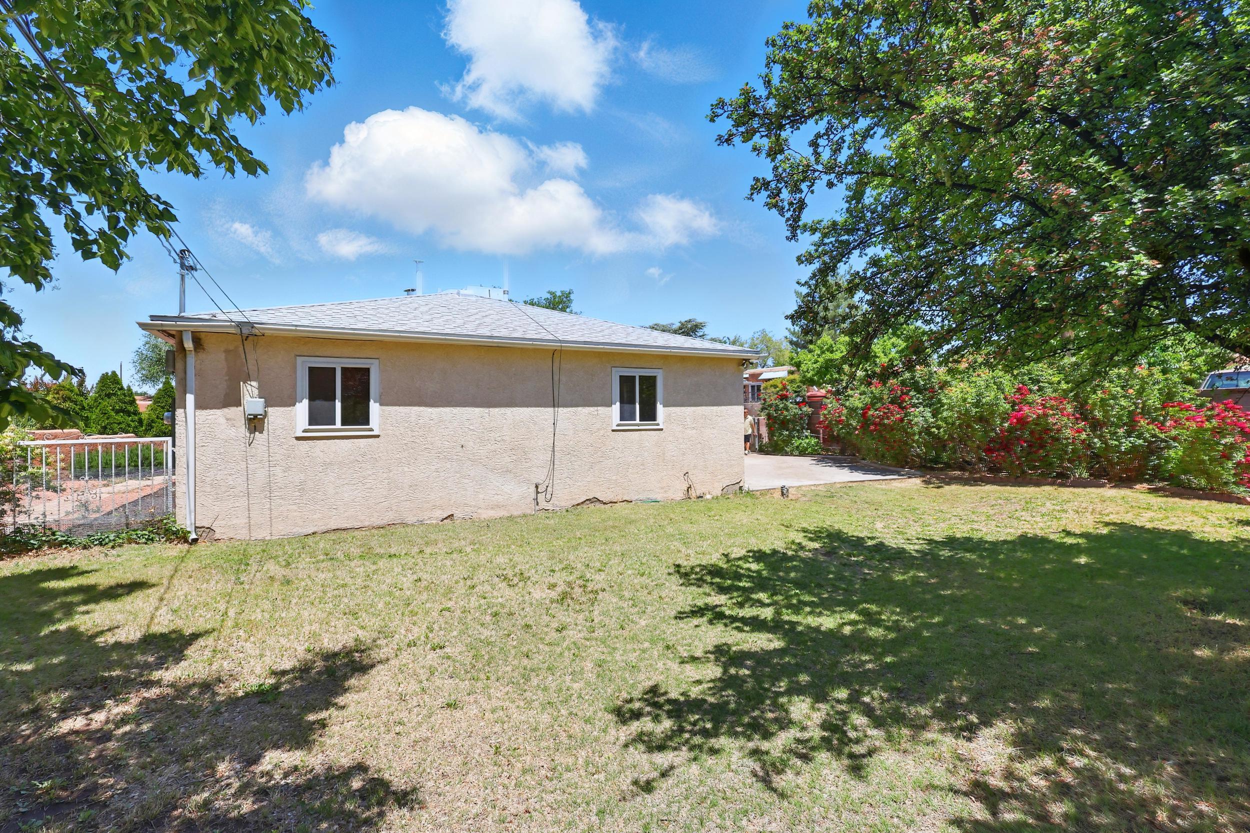 9722 APACHE Avenue NE