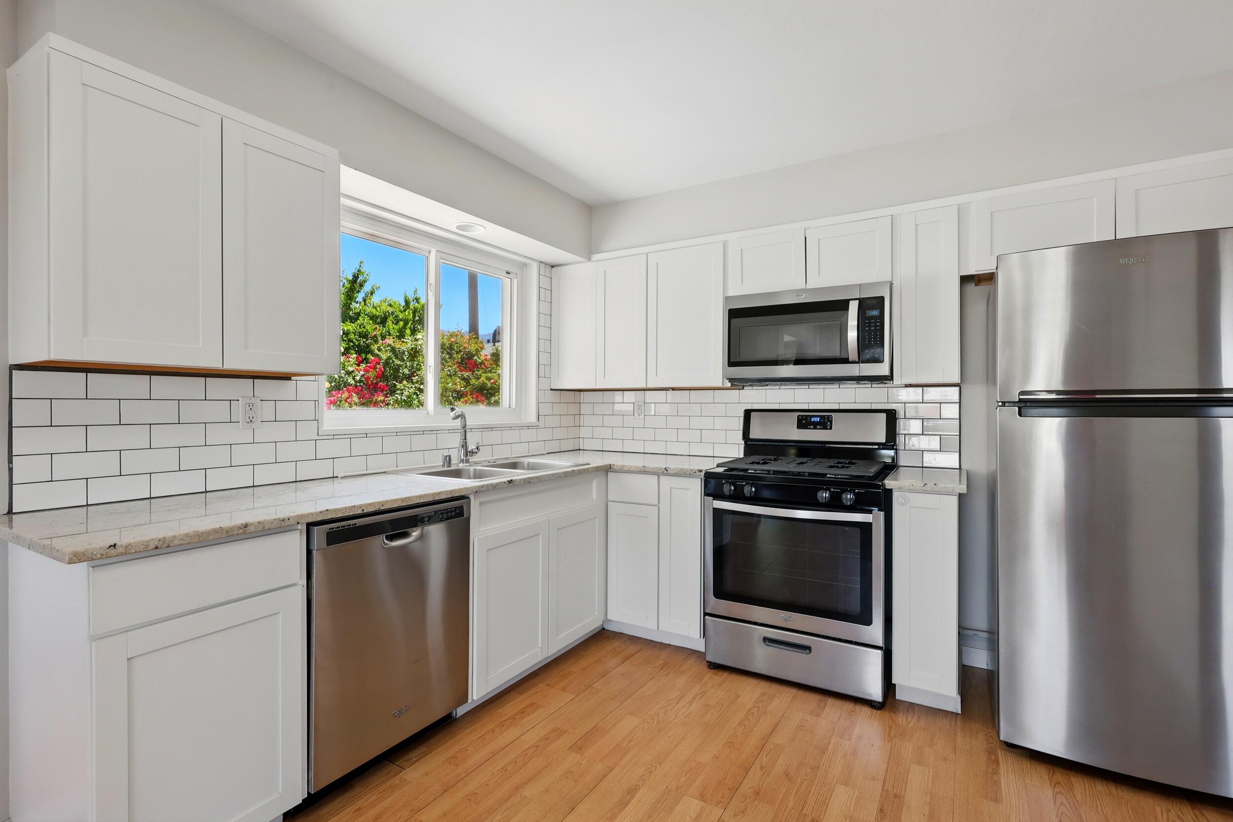 9722 APACHE Avenue NE