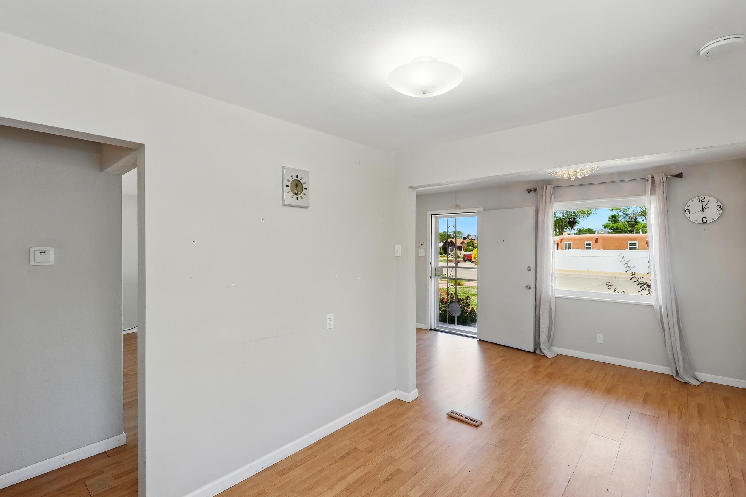 9722 APACHE Avenue NE