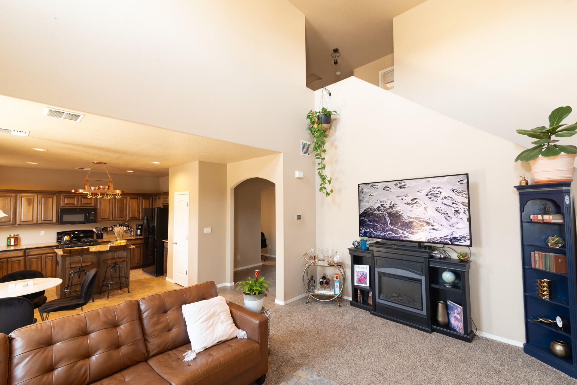 6116 PYRENEES Court NW