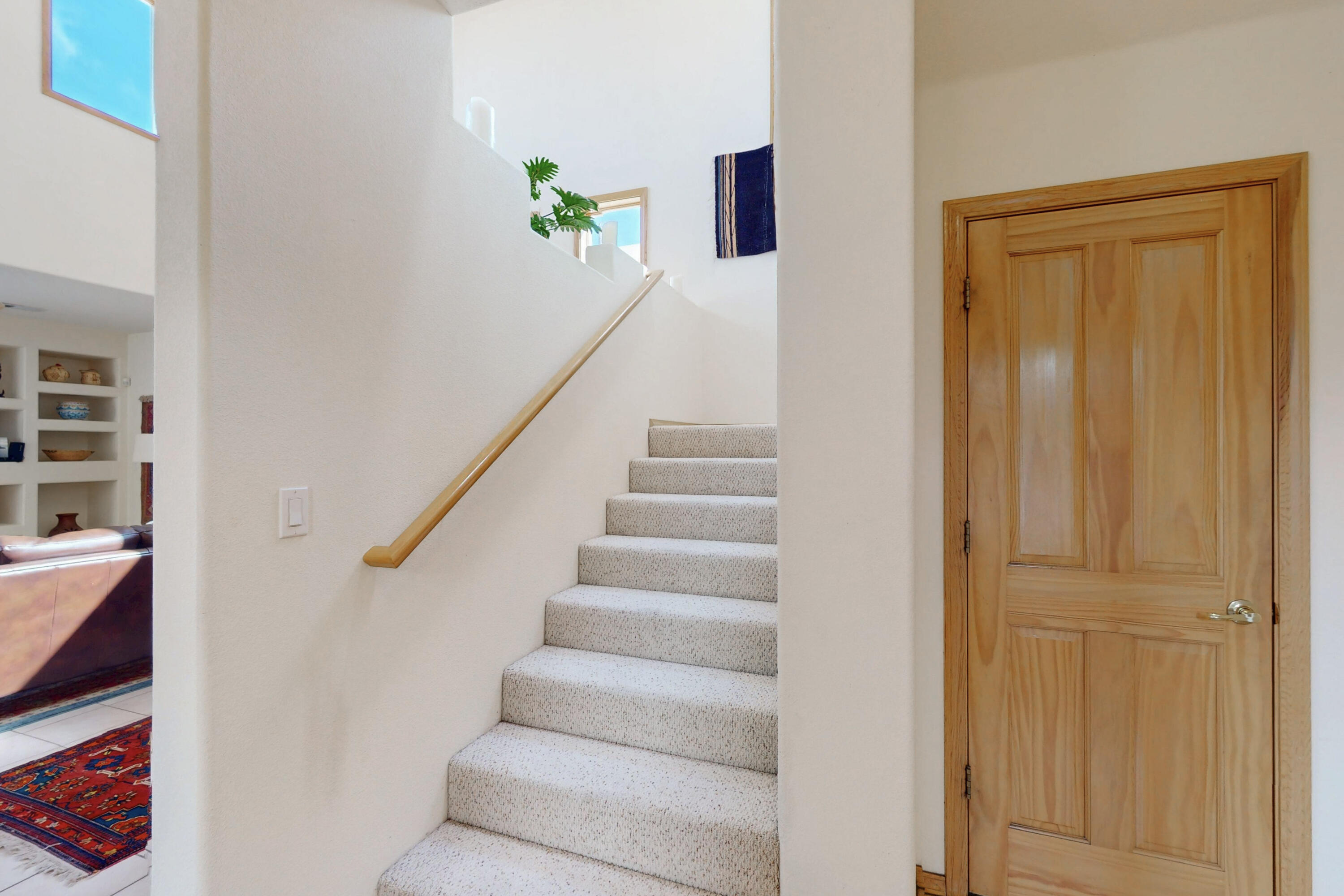 653 RENAISSANCE Loop SE