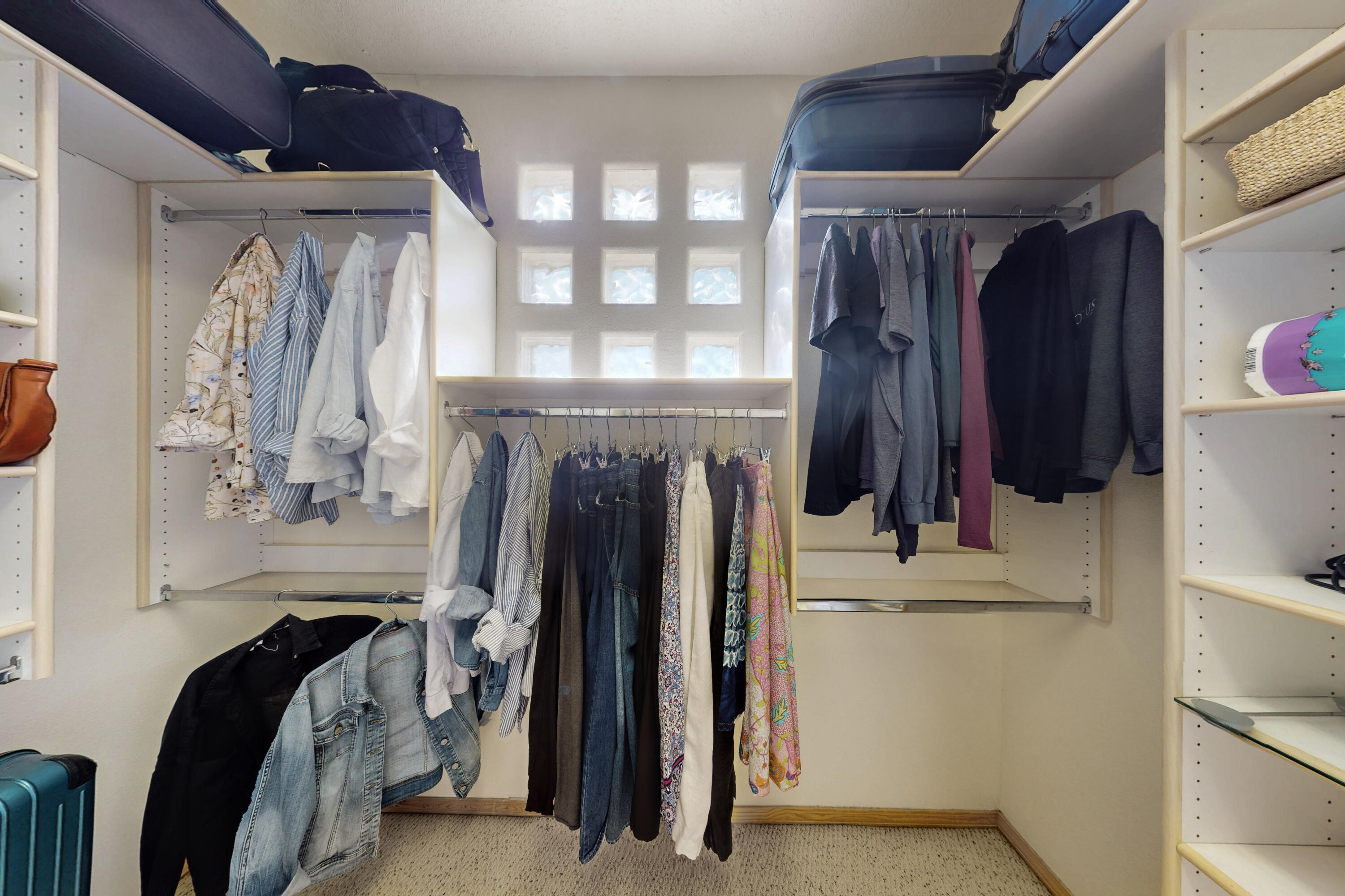 653 RENAISSANCE Loop SE