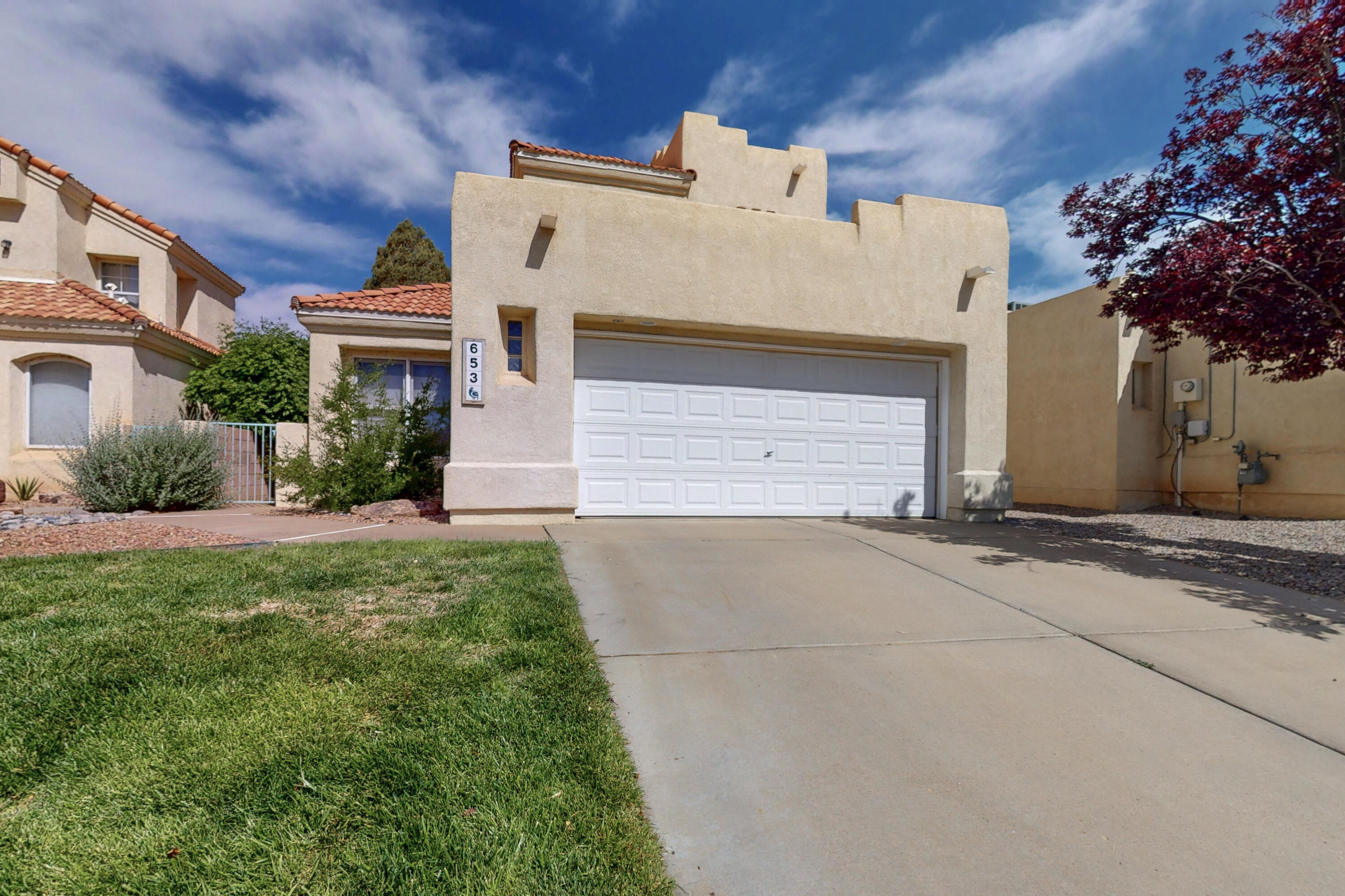 653 RENAISSANCE Loop SE