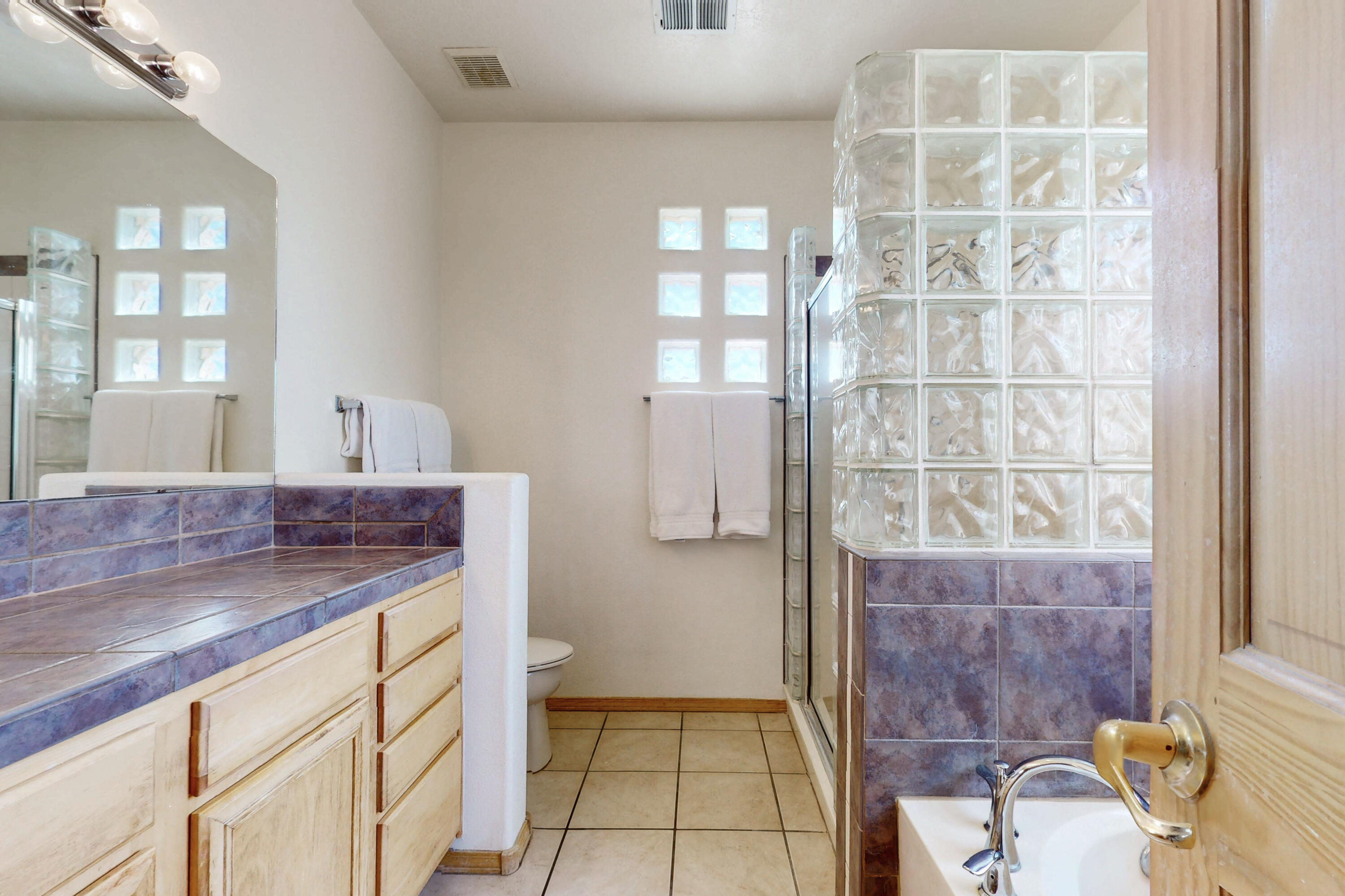 653 RENAISSANCE Loop SE