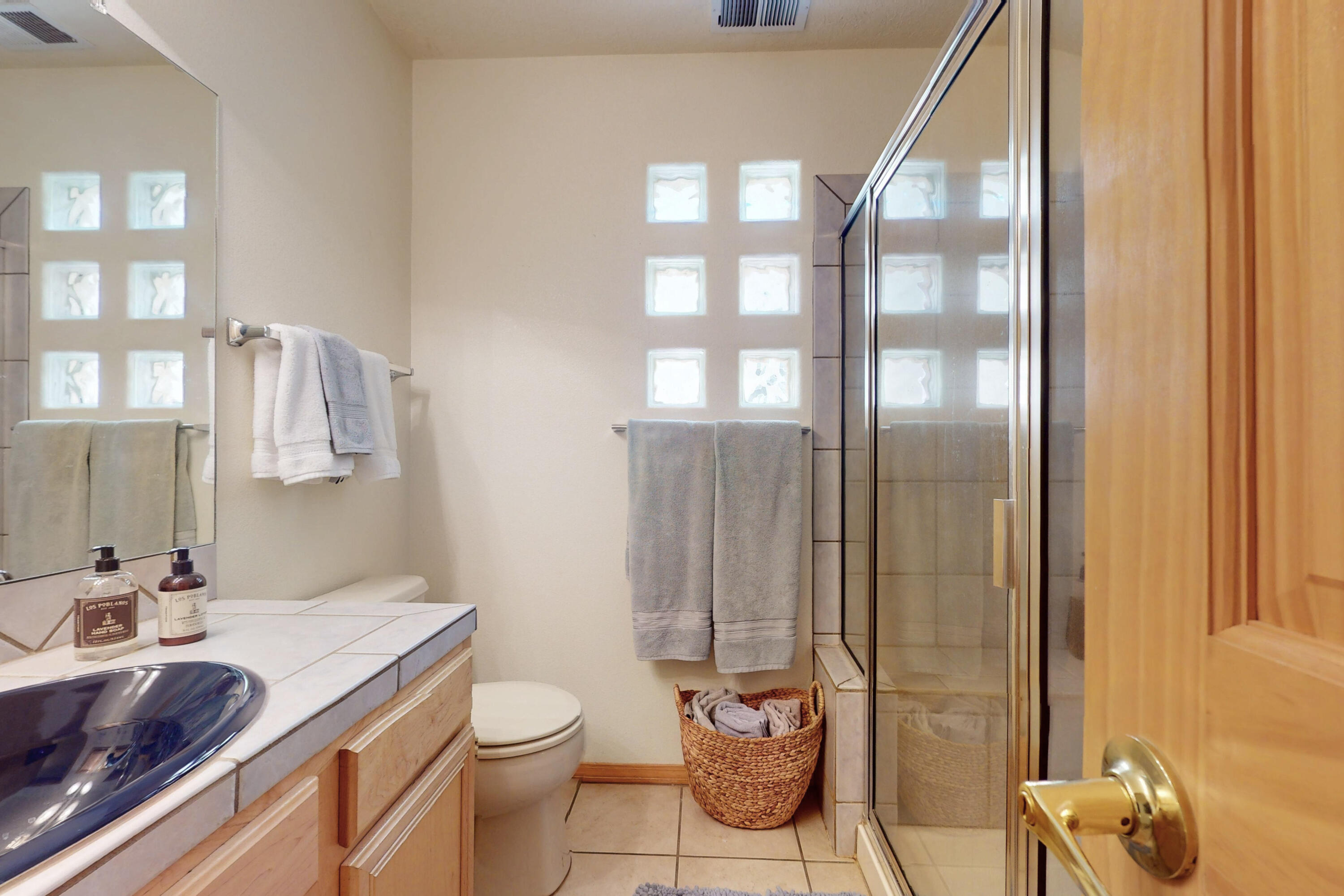 653 RENAISSANCE Loop SE