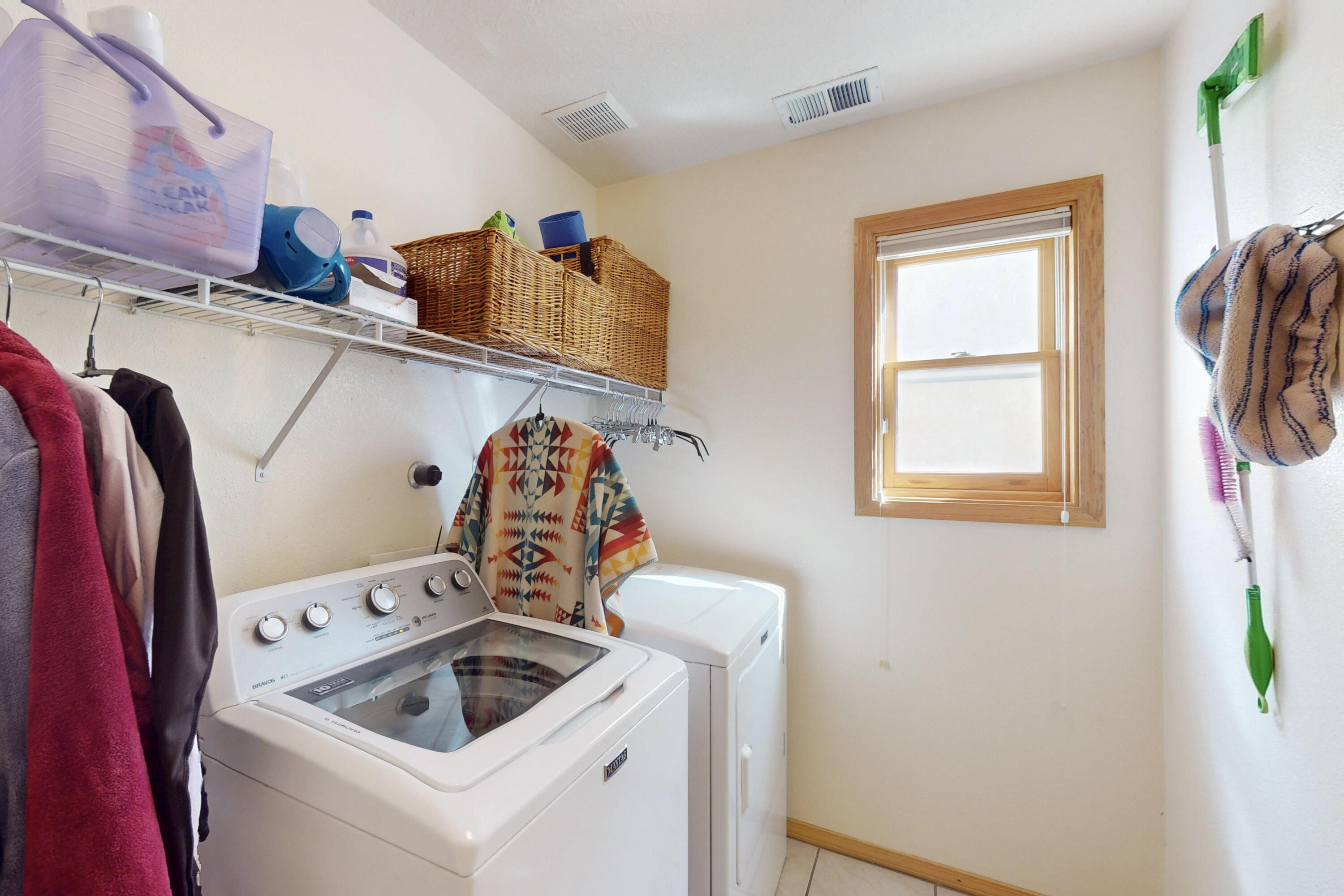 653 RENAISSANCE Loop SE