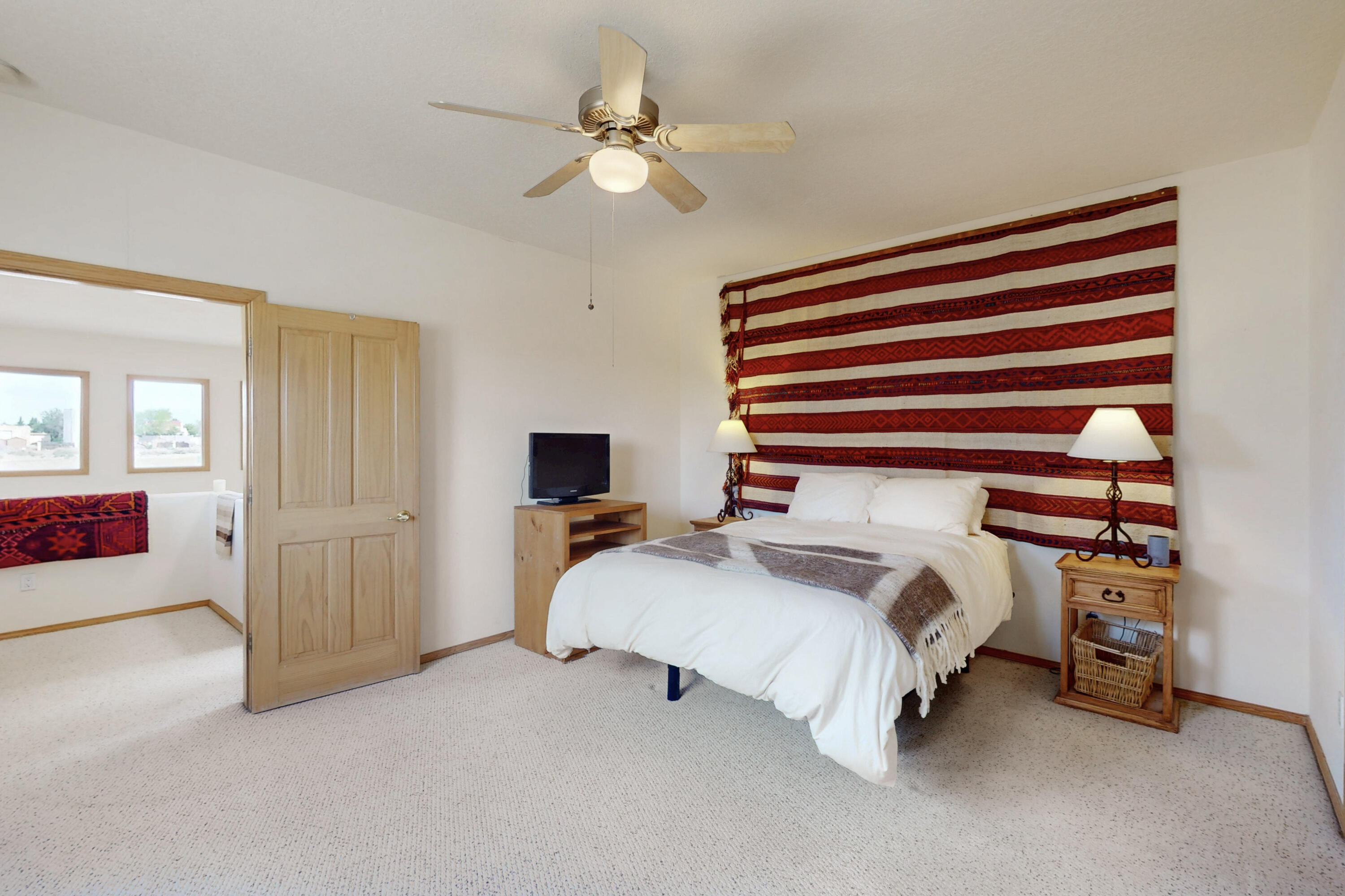 653 RENAISSANCE Loop SE