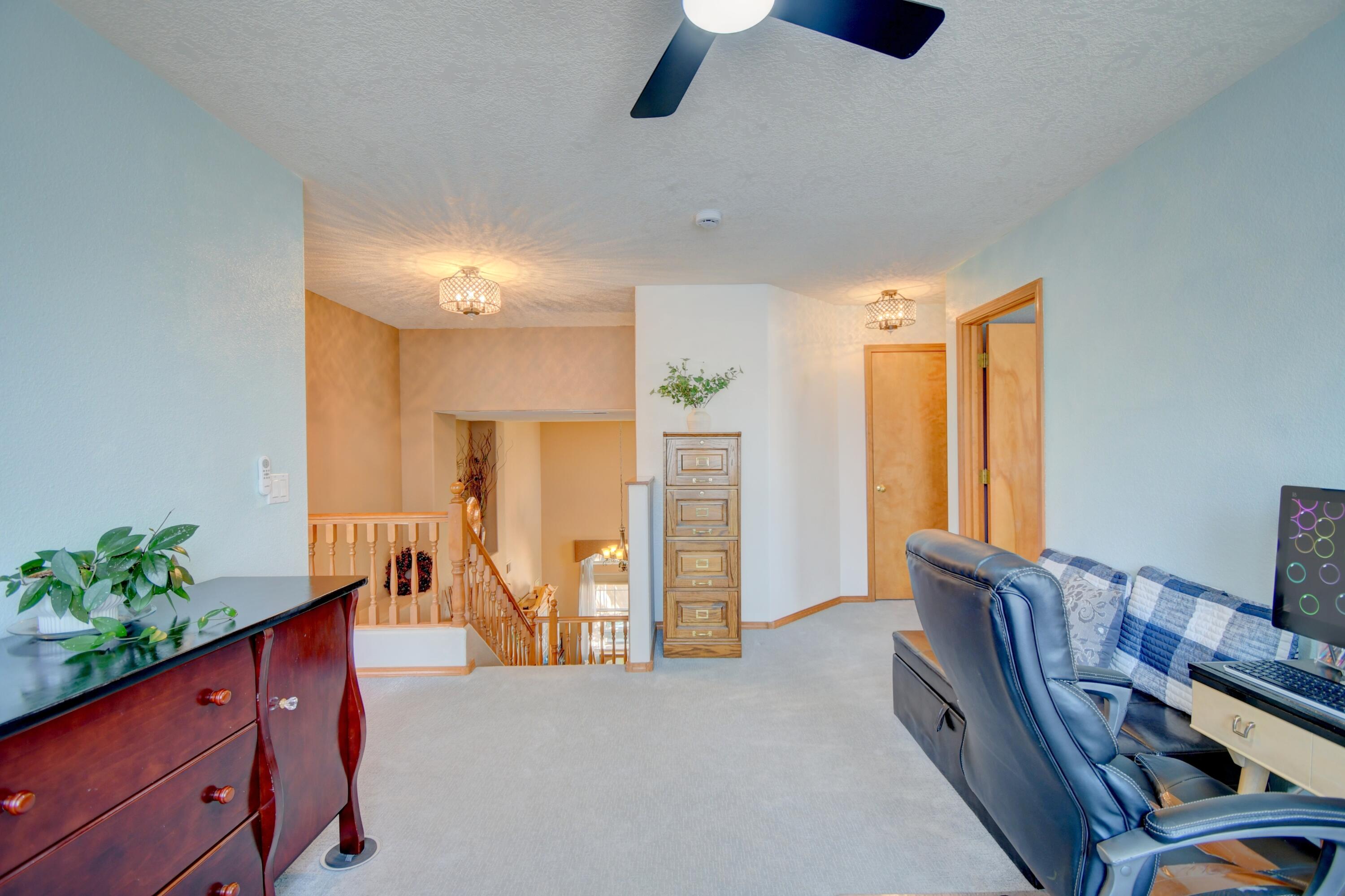 1218 BROADVIEW Loop NW