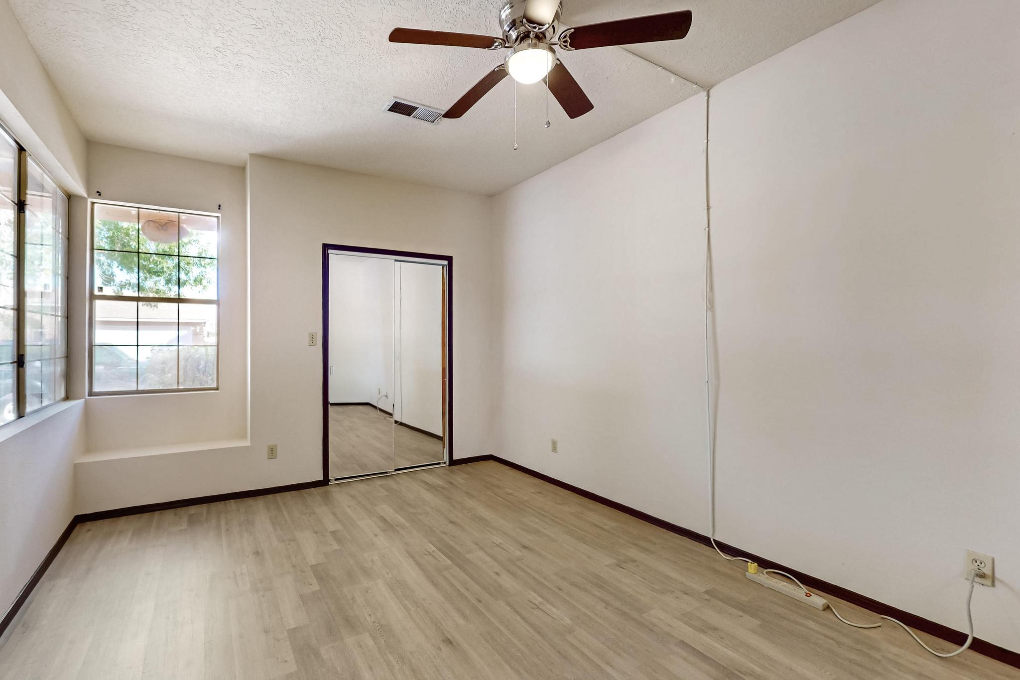 1375 GOLDEN EYE Loop NE