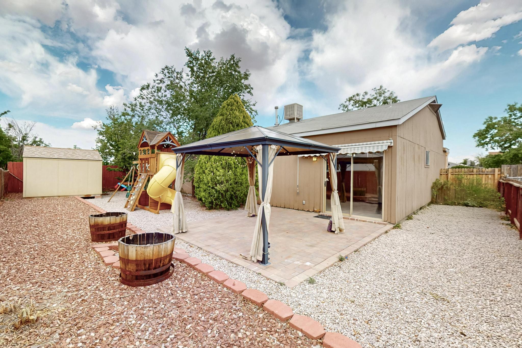 1375 GOLDEN EYE Loop NE