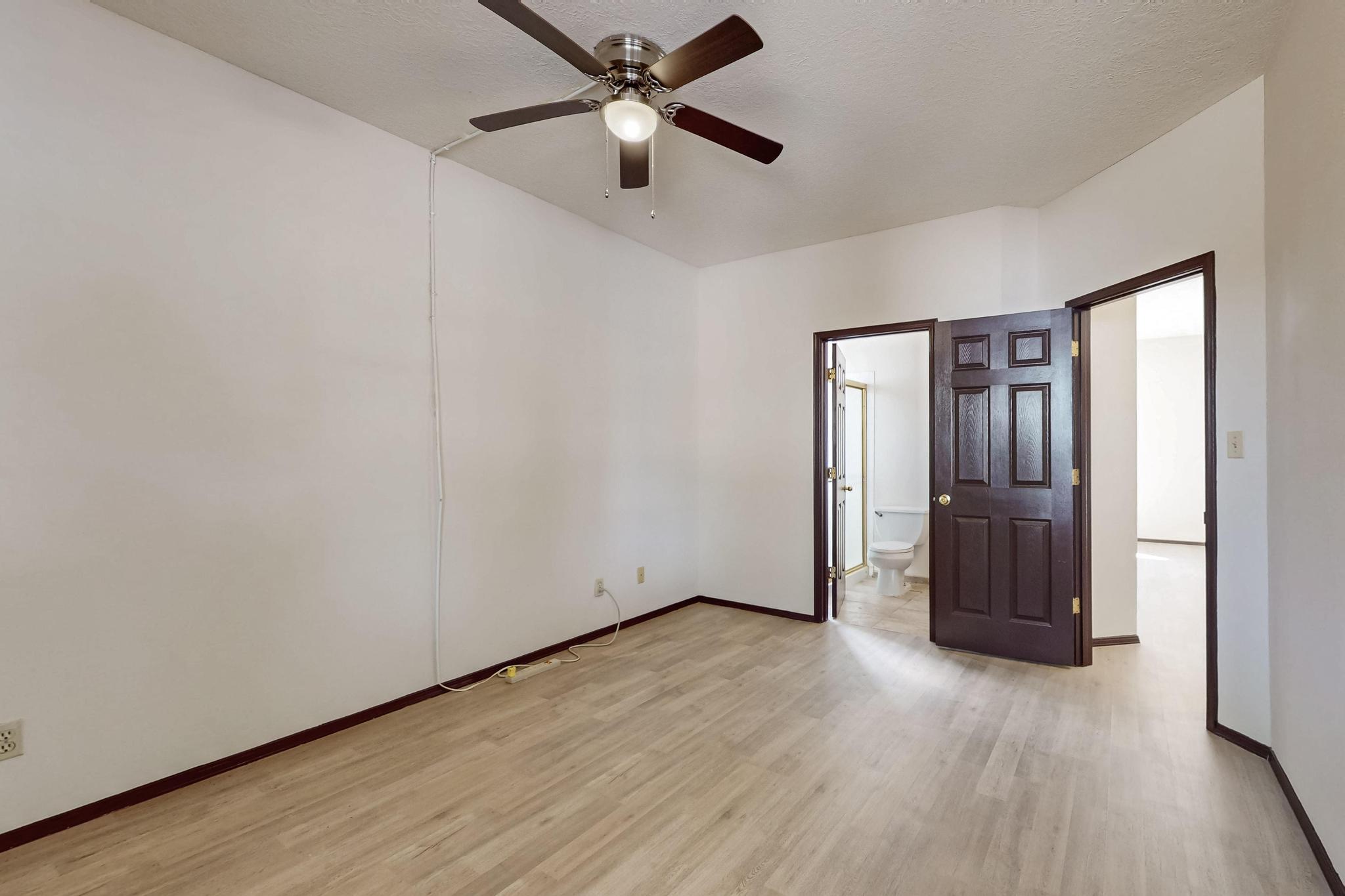 1375 GOLDEN EYE Loop NE