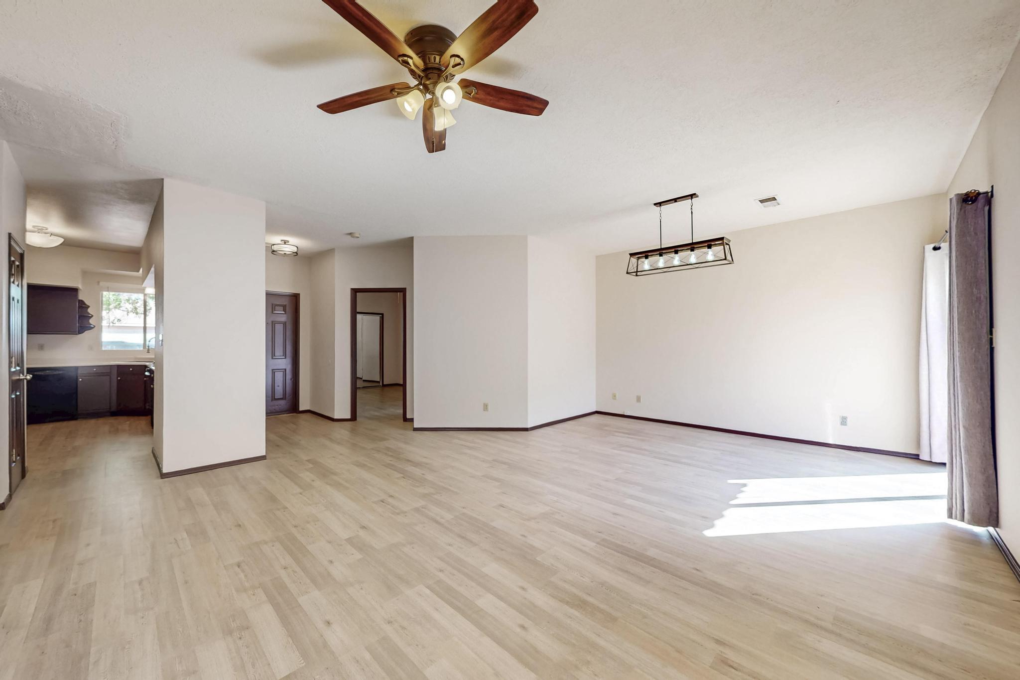 1375 GOLDEN EYE Loop NE