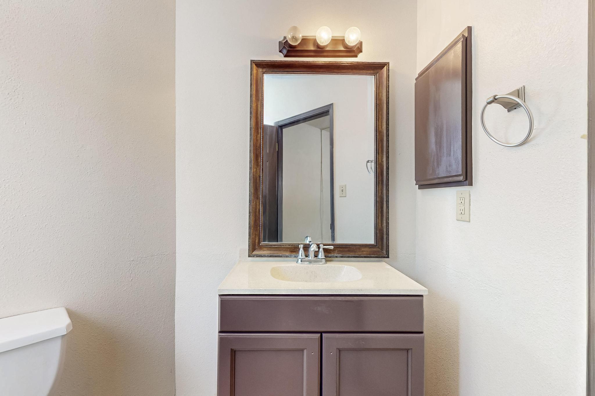 1375 GOLDEN EYE Loop NE