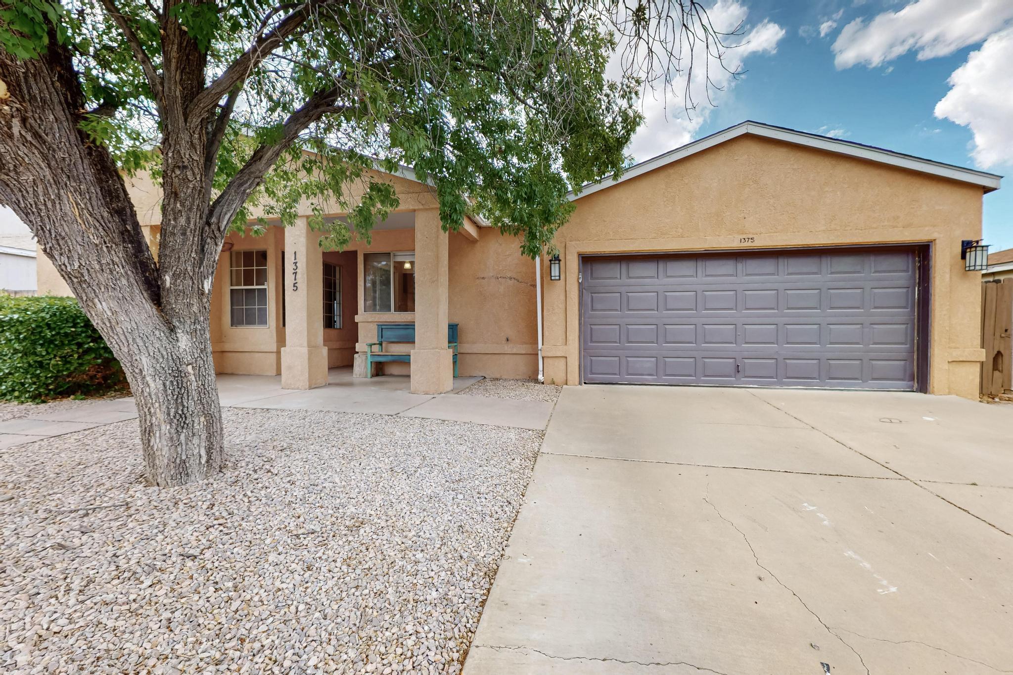 1375 GOLDEN EYE Loop NE