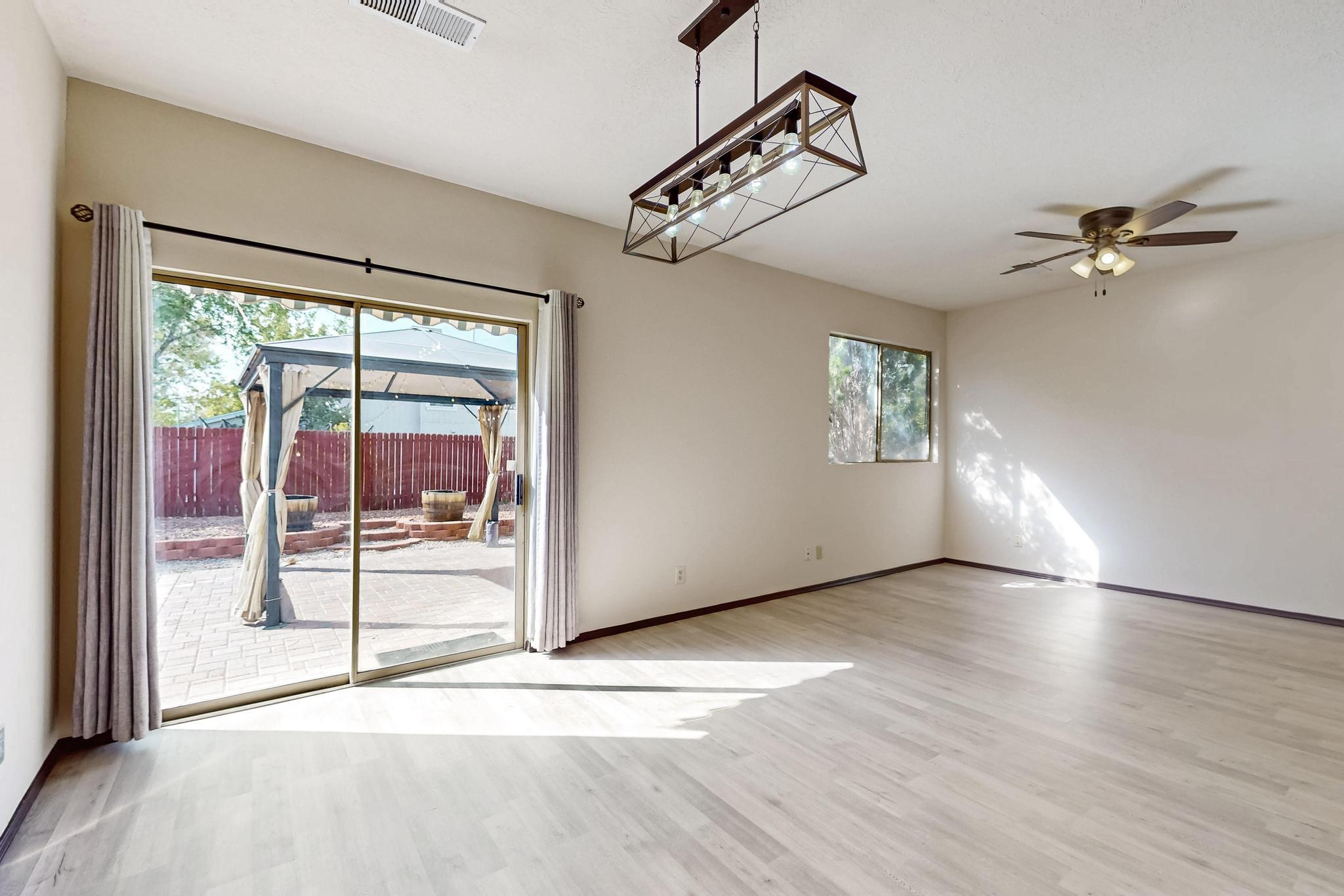 1375 GOLDEN EYE Loop NE