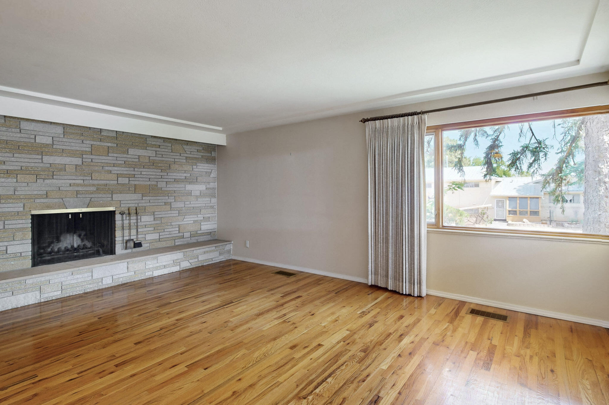 1309 CALIFORNIA Street NE