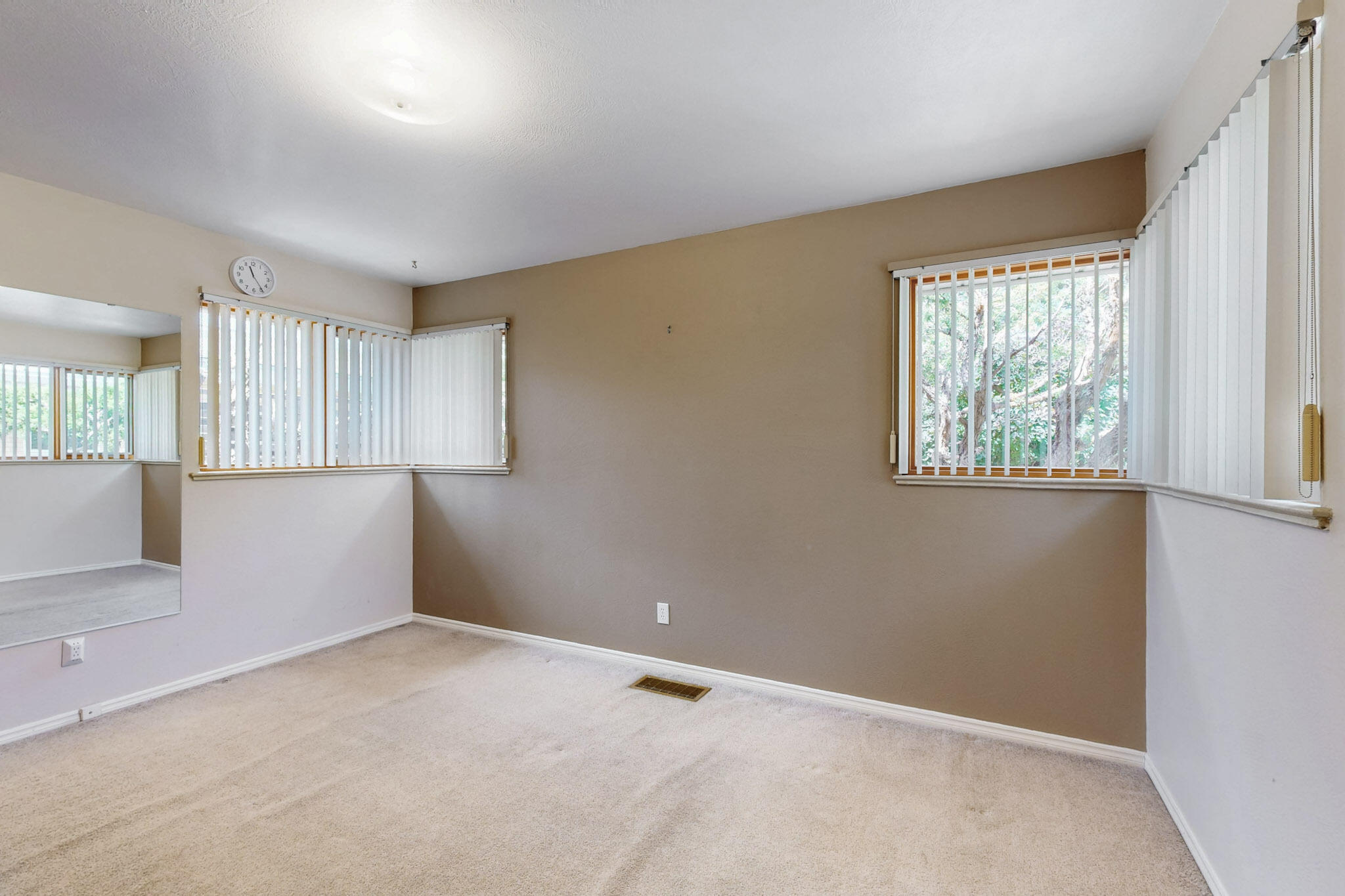 1309 CALIFORNIA Street NE