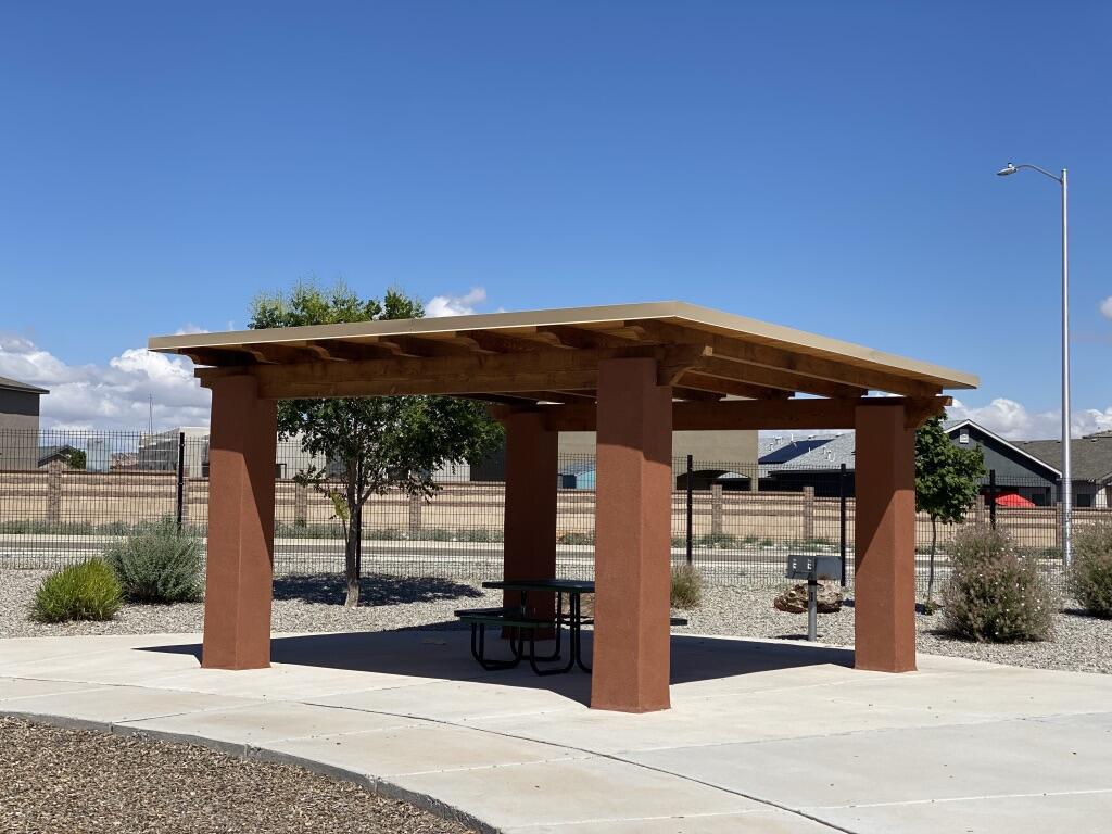 4871 LONGS PEAK Road NE