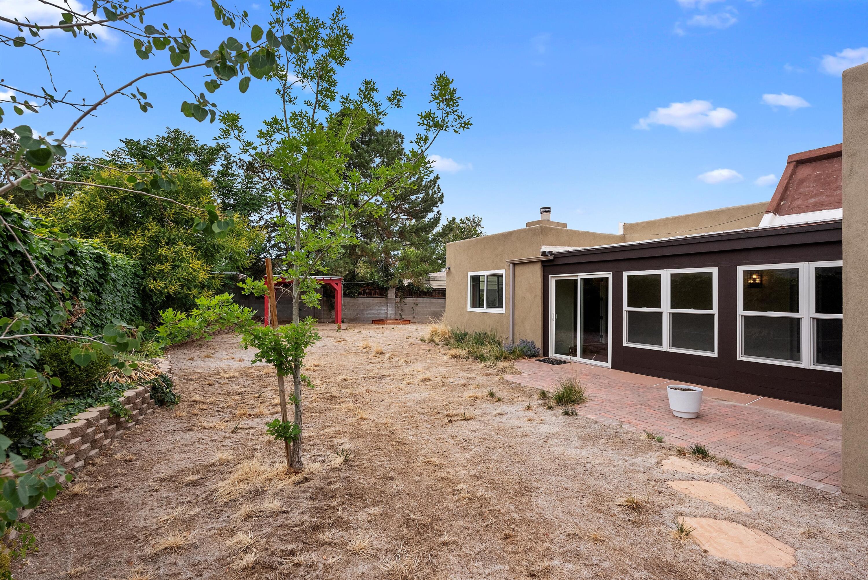 8320 CHERRY HILLS Drive NE