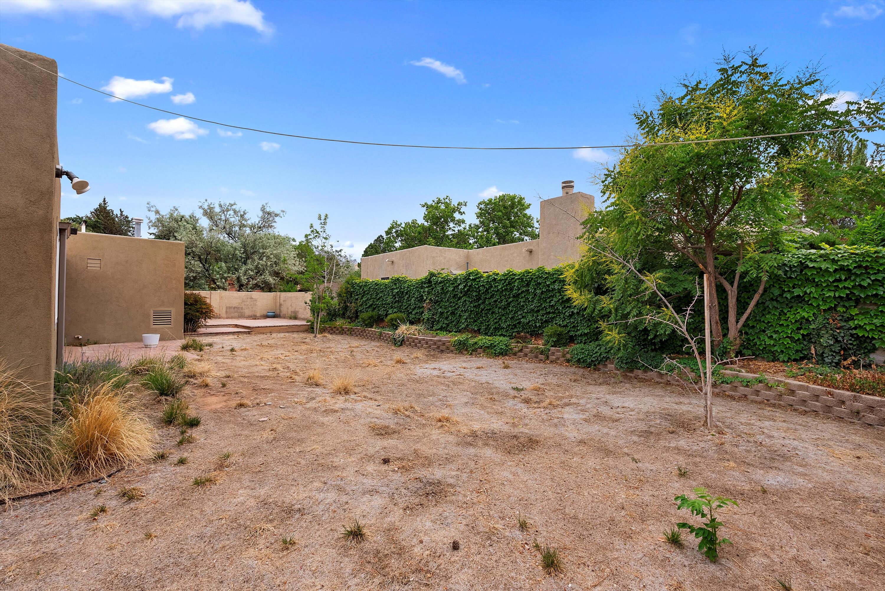 8320 CHERRY HILLS Drive NE