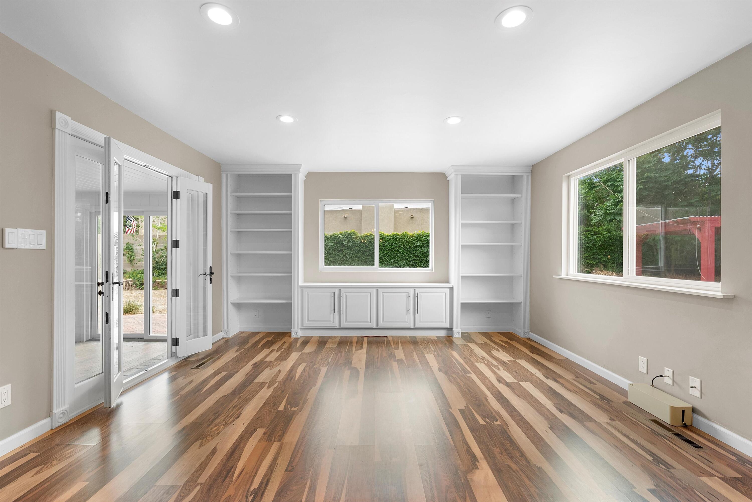 8320 CHERRY HILLS Drive NE