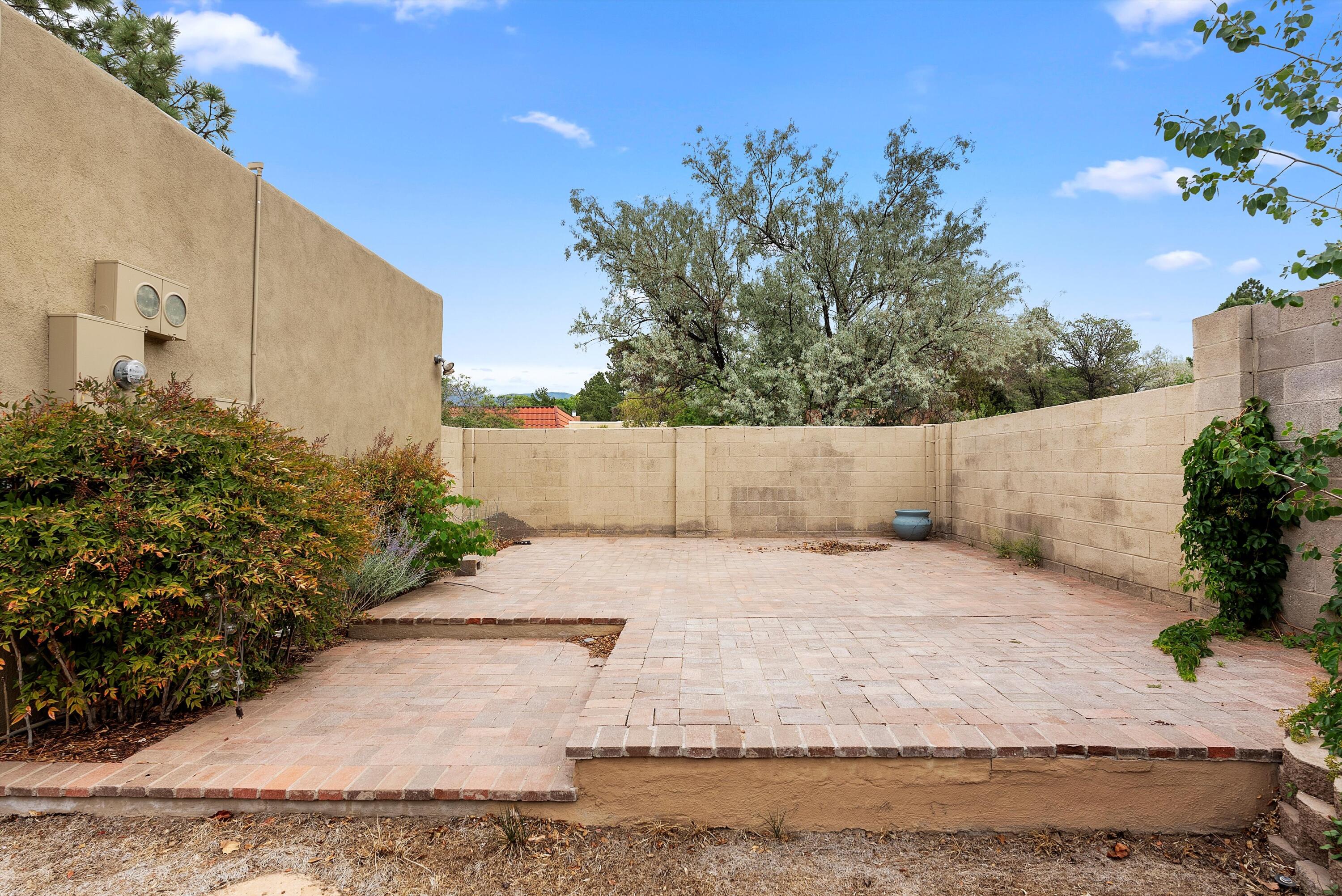 8320 CHERRY HILLS Drive NE