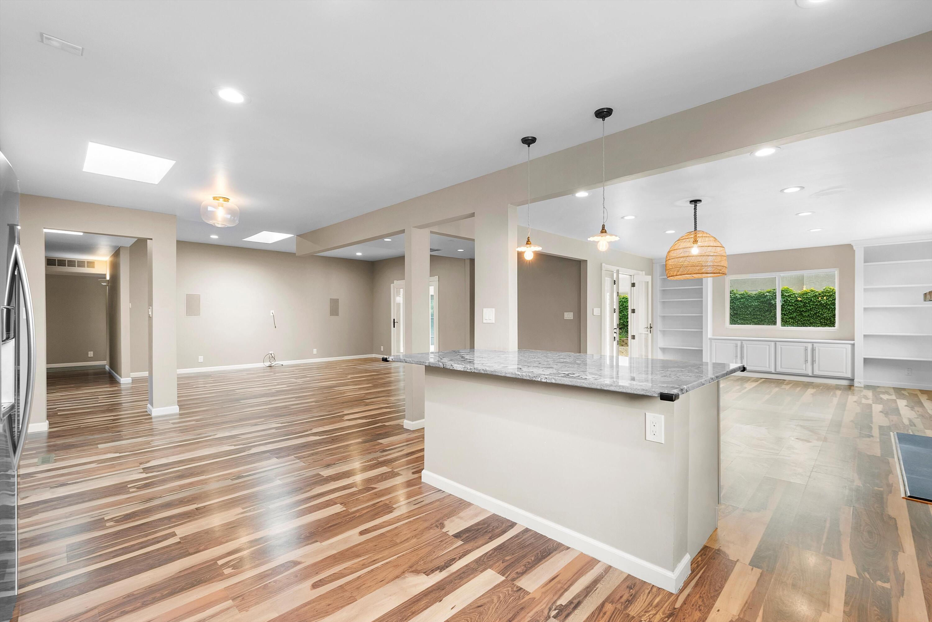 8320 CHERRY HILLS Drive NE