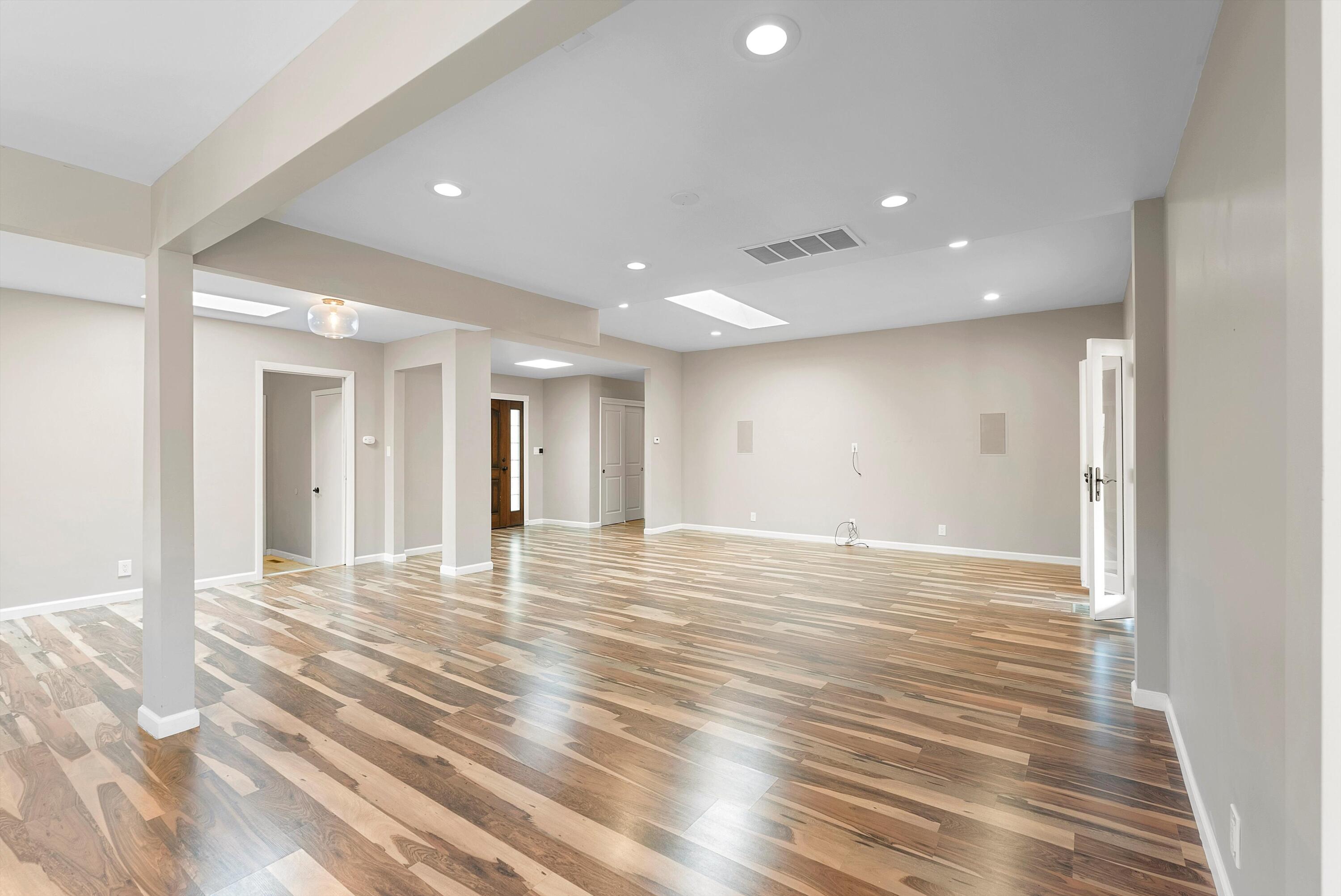 8320 CHERRY HILLS Drive NE