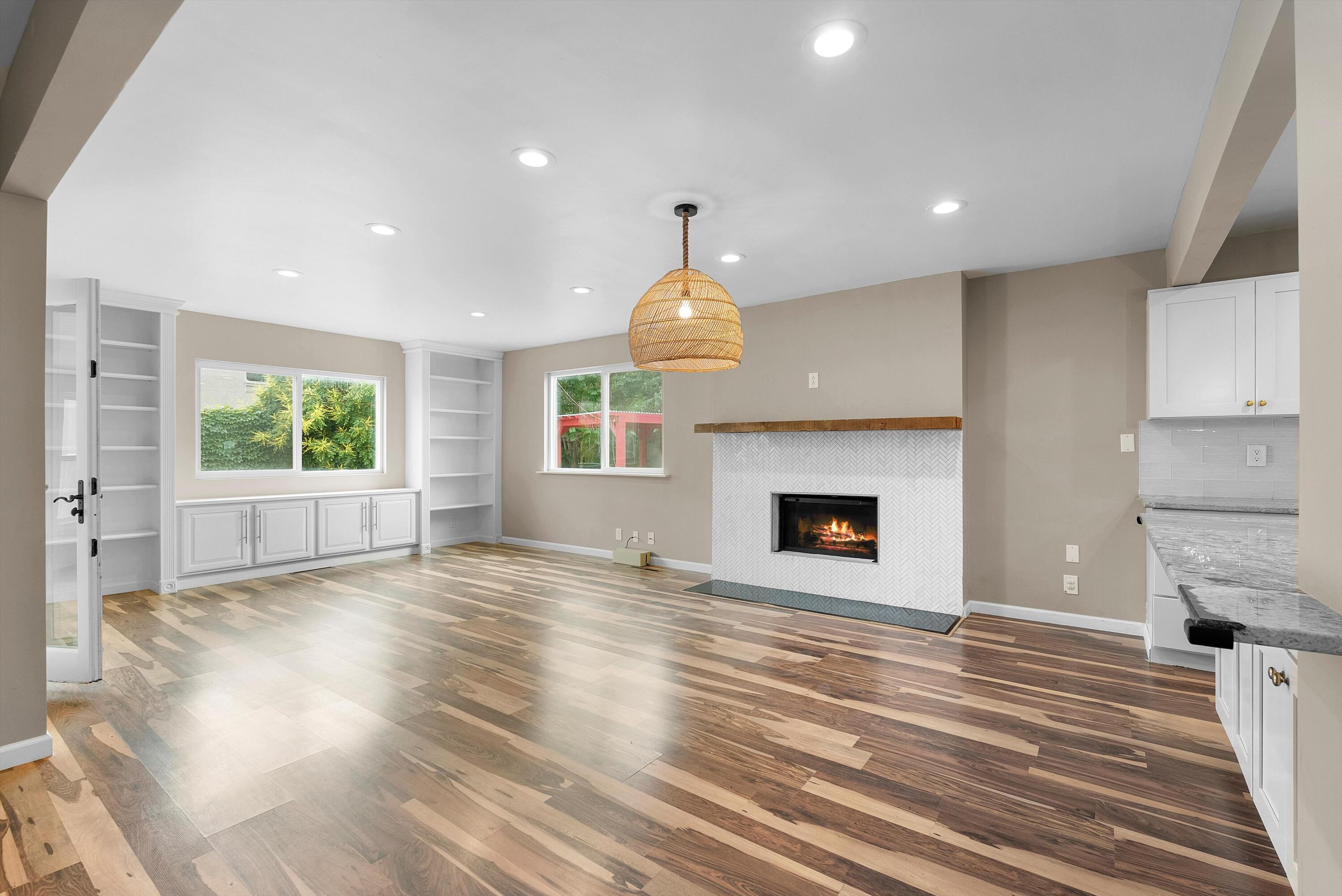 8320 CHERRY HILLS Drive NE