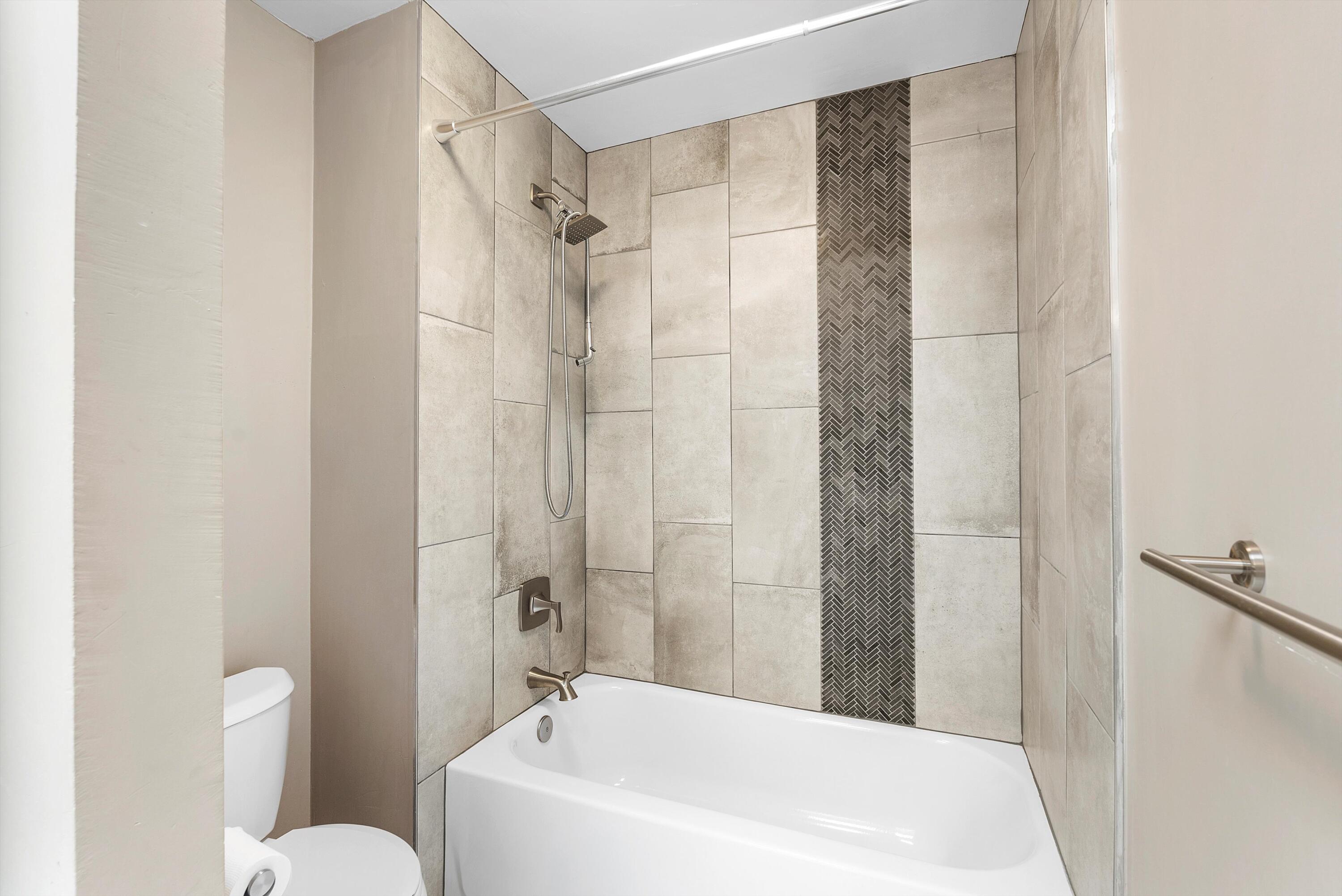 8320 CHERRY HILLS Drive NE