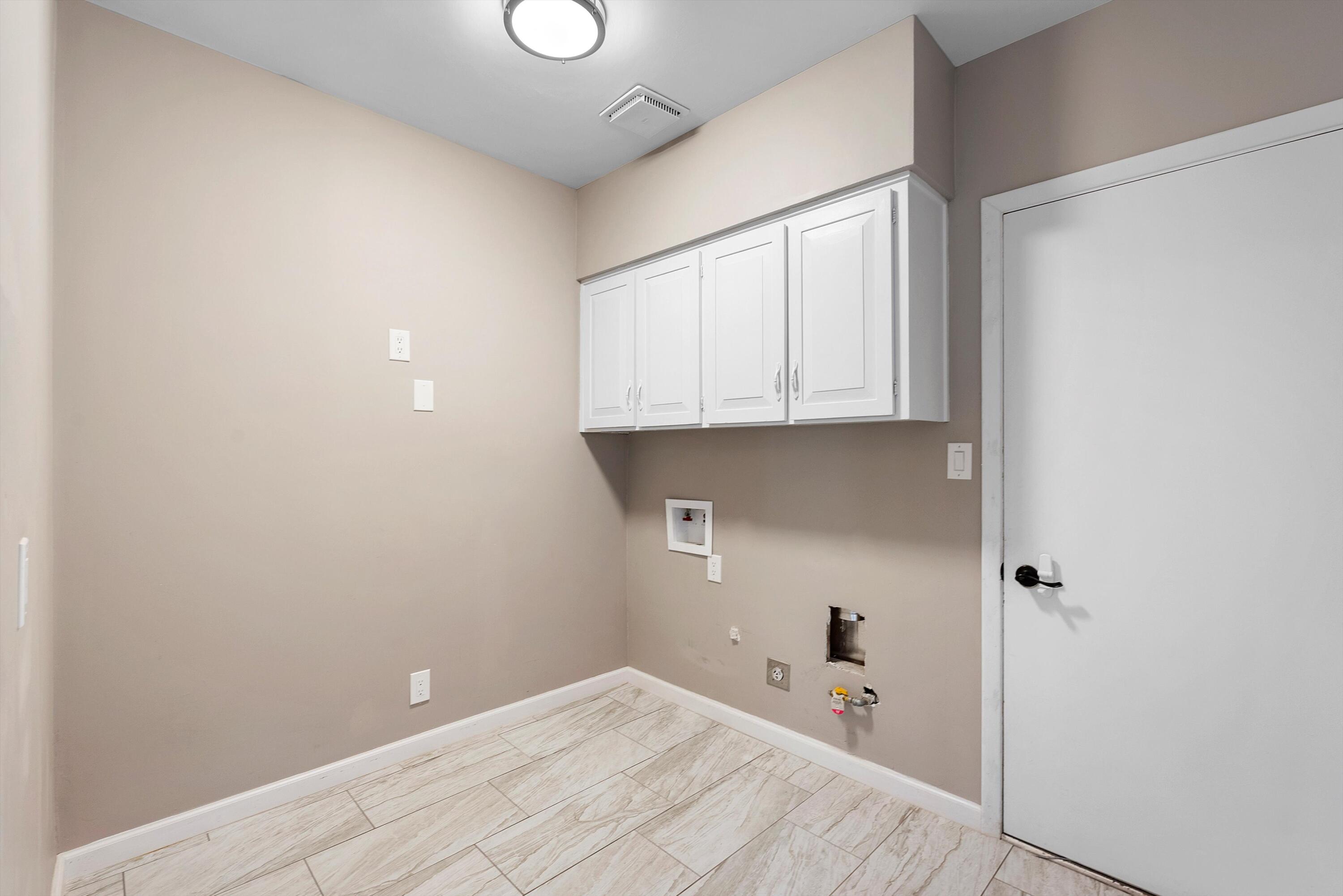 8320 CHERRY HILLS Drive NE