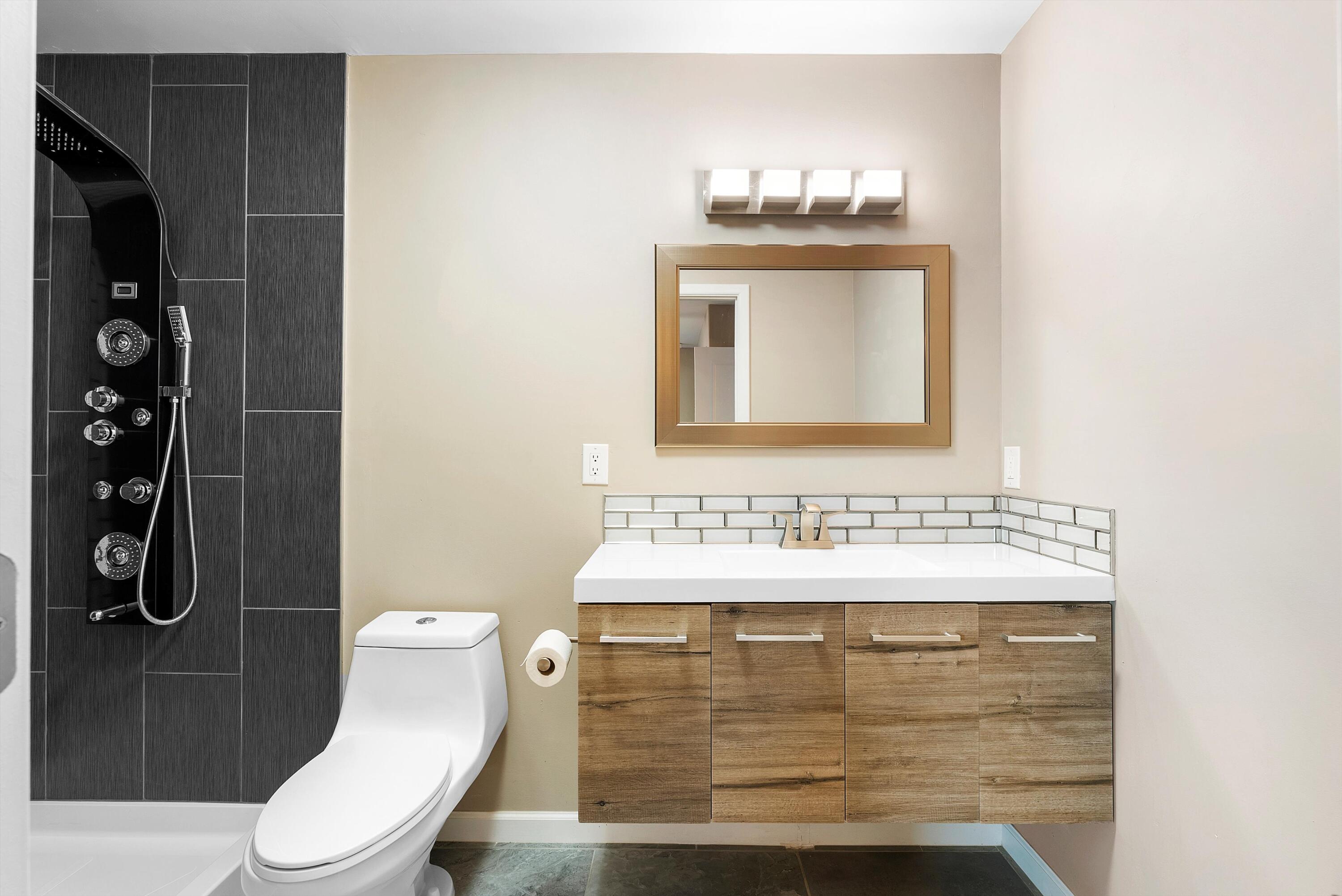 8320 CHERRY HILLS Drive NE