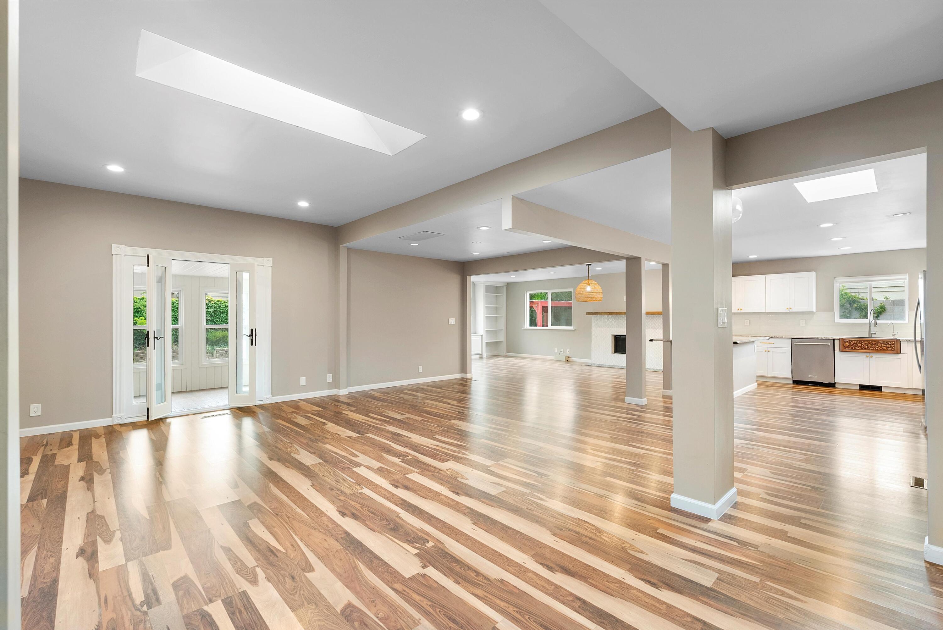 8320 CHERRY HILLS Drive NE