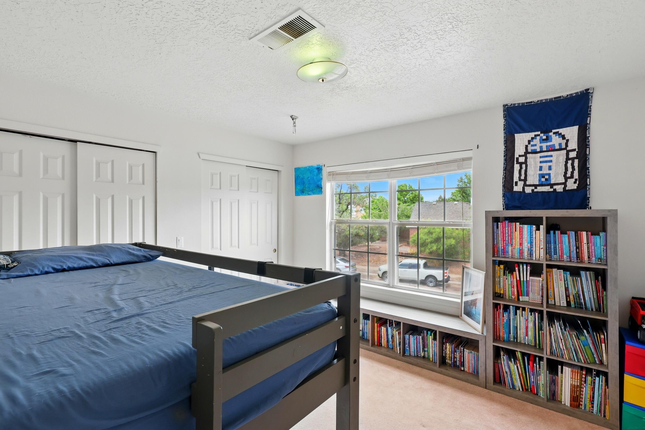 1401 CERRO CRESTADO Drive NW