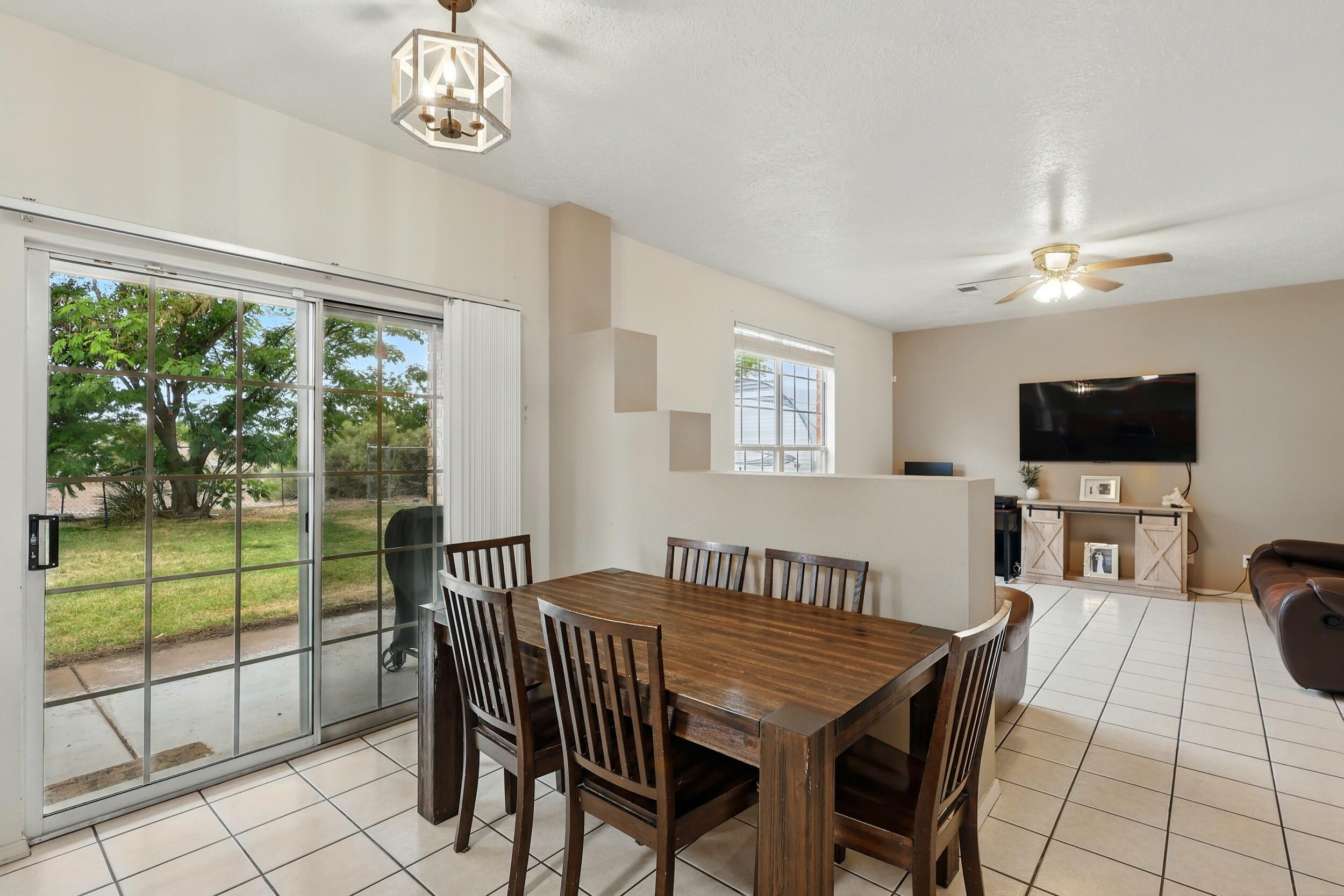 1401 CERRO CRESTADO Drive NW