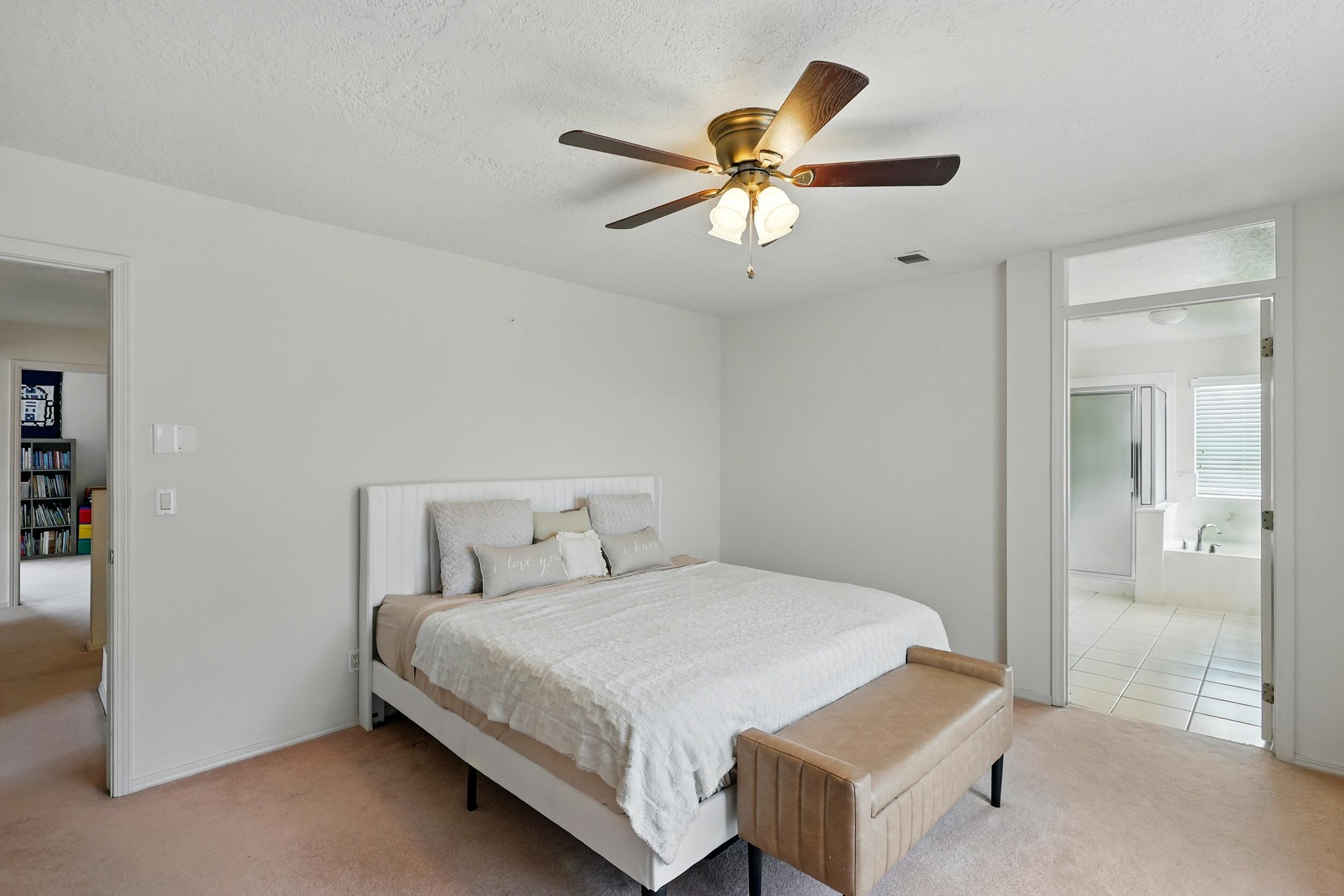 1401 CERRO CRESTADO Drive NW