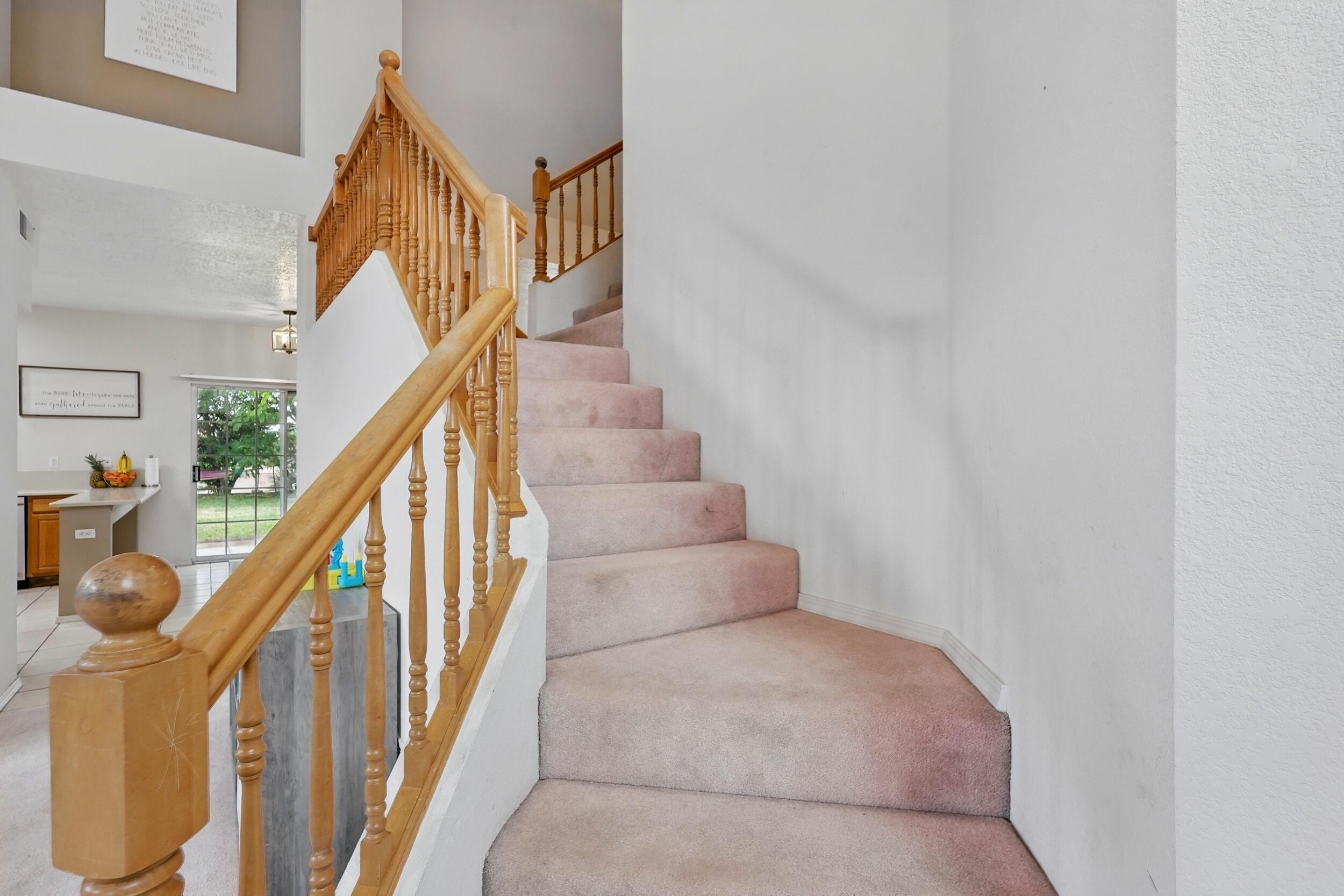 1401 CERRO CRESTADO Drive NW