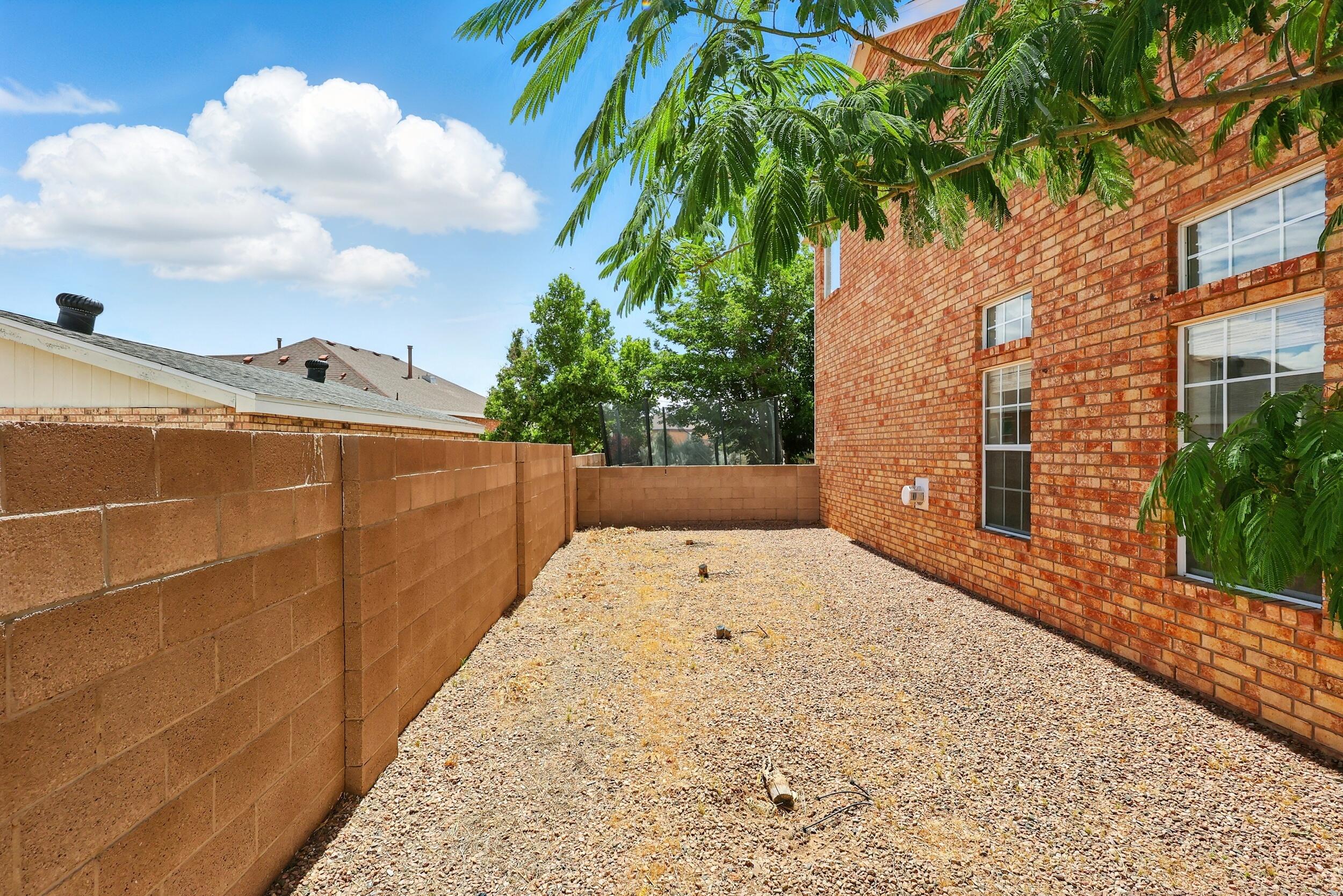 1401 CERRO CRESTADO Drive NW