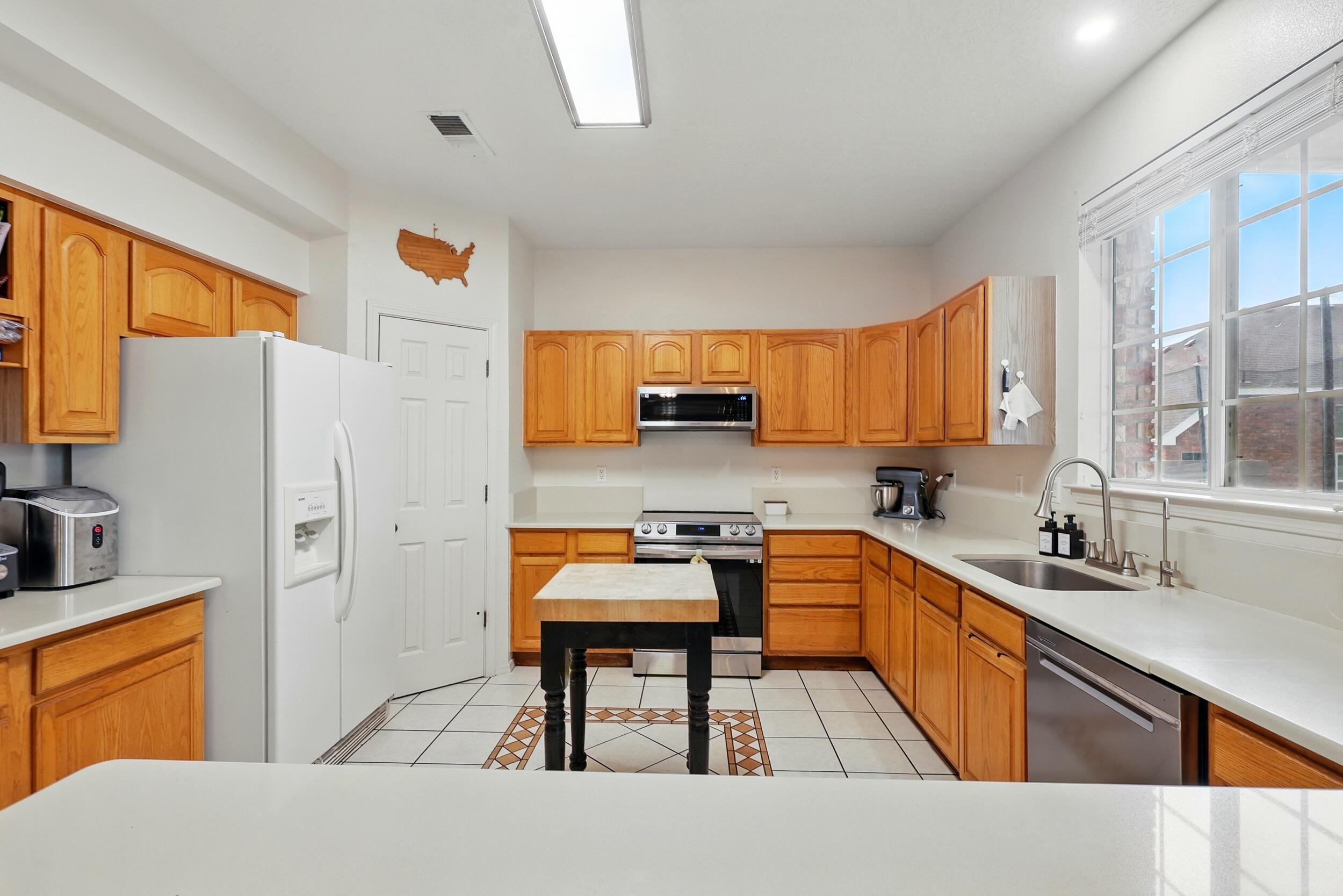 1401 CERRO CRESTADO Drive NW