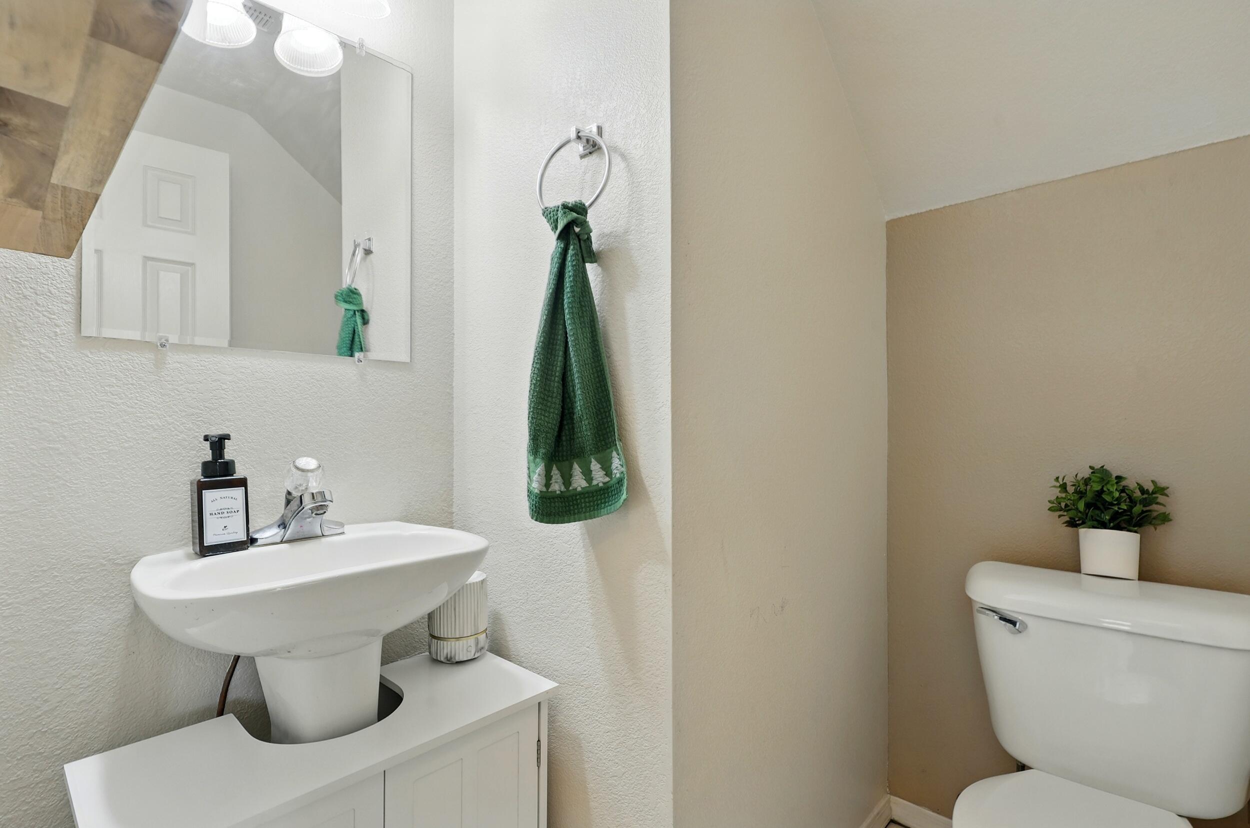 1401 CERRO CRESTADO Drive NW