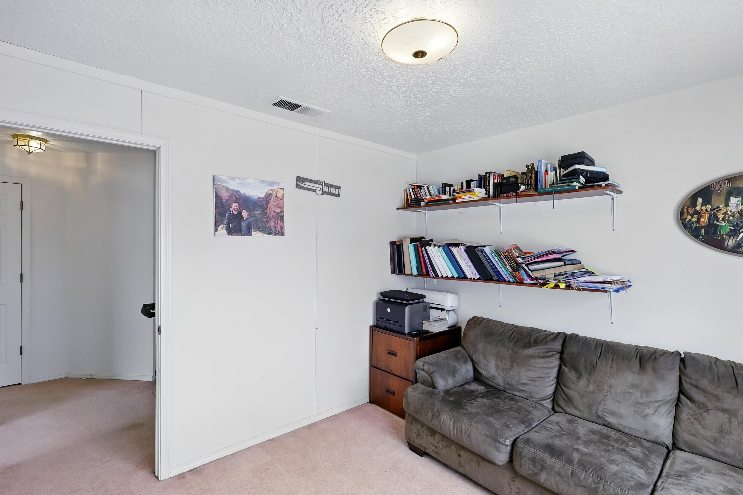 1401 CERRO CRESTADO Drive NW