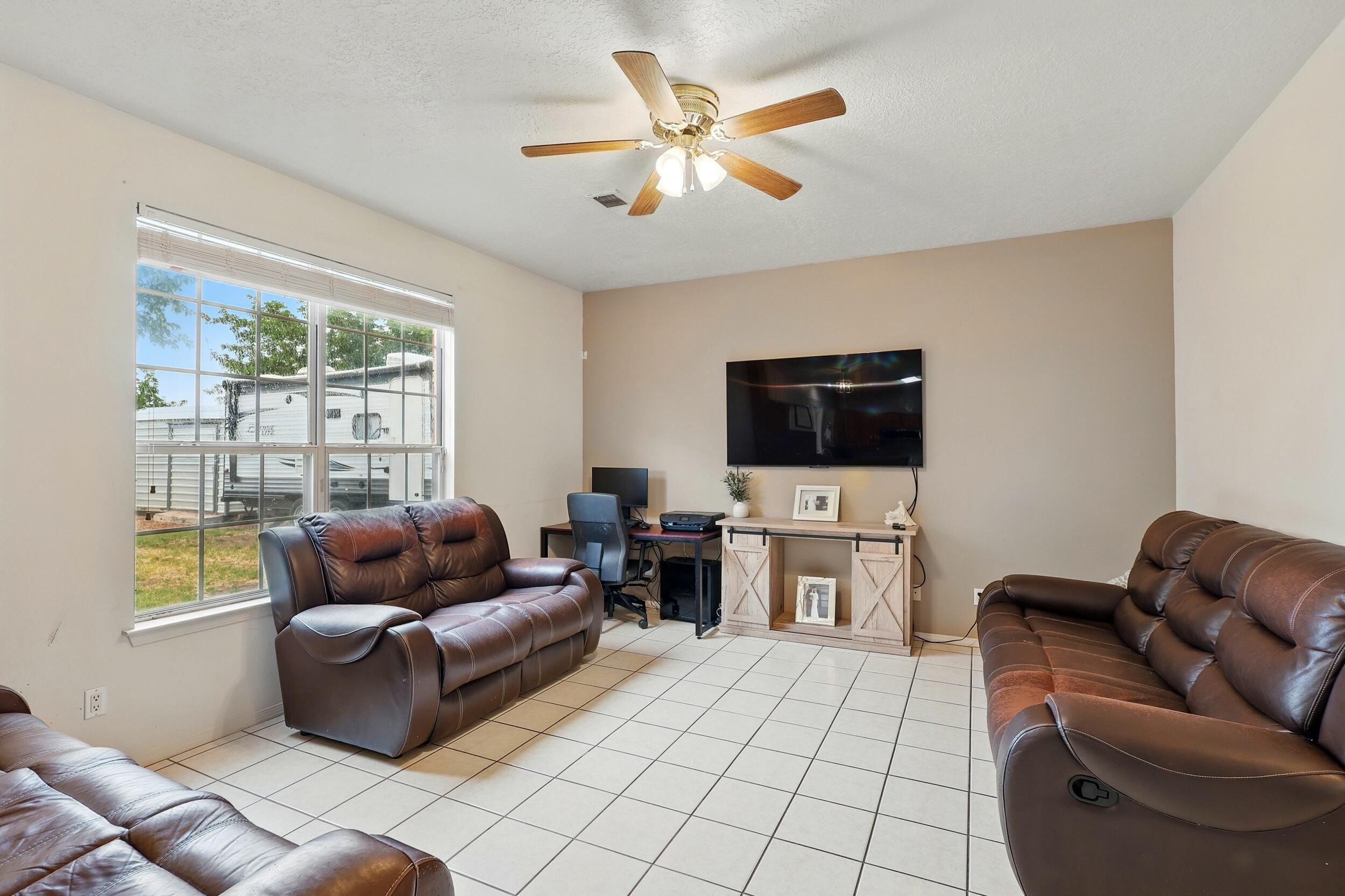 1401 CERRO CRESTADO Drive NW