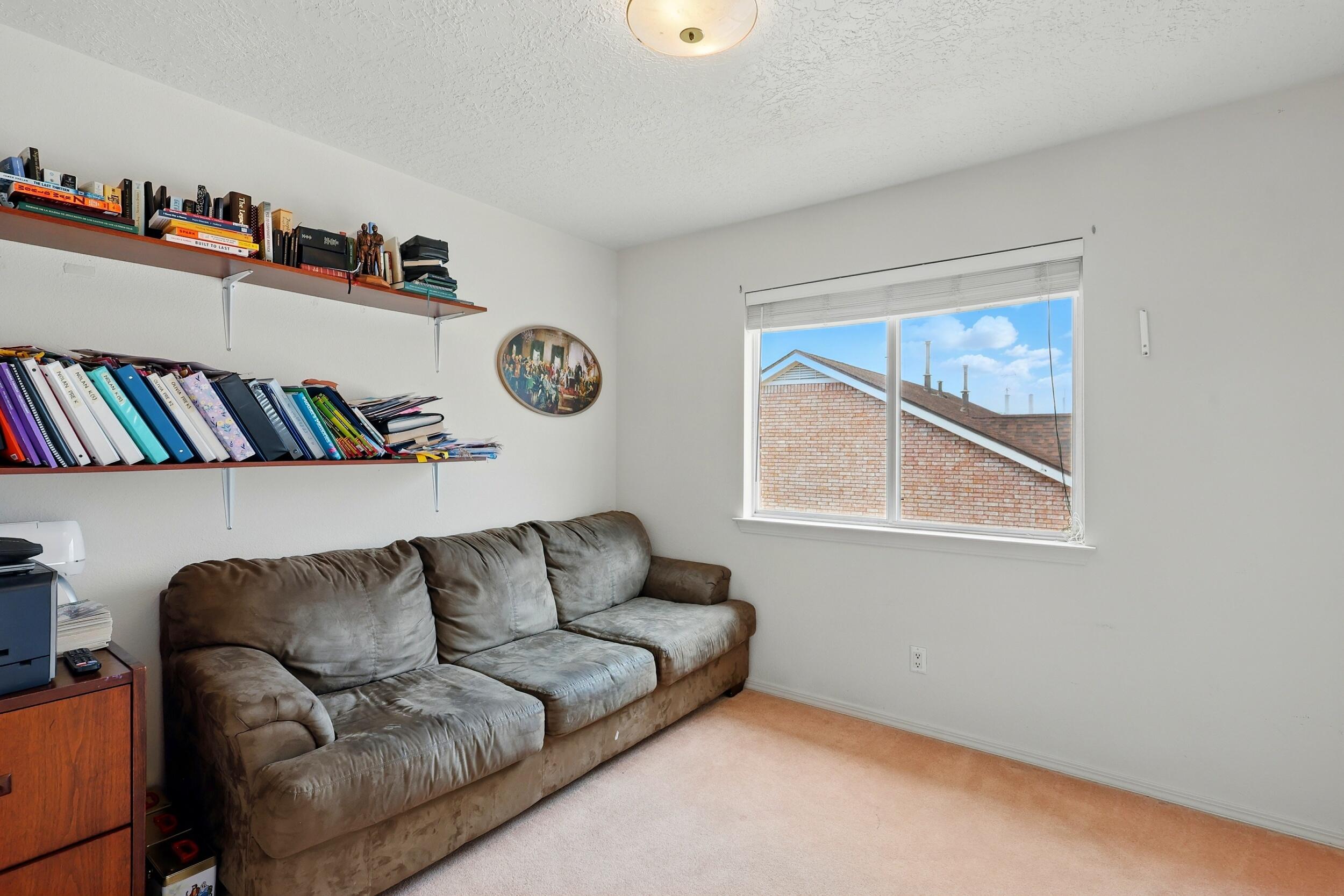 1401 CERRO CRESTADO Drive NW