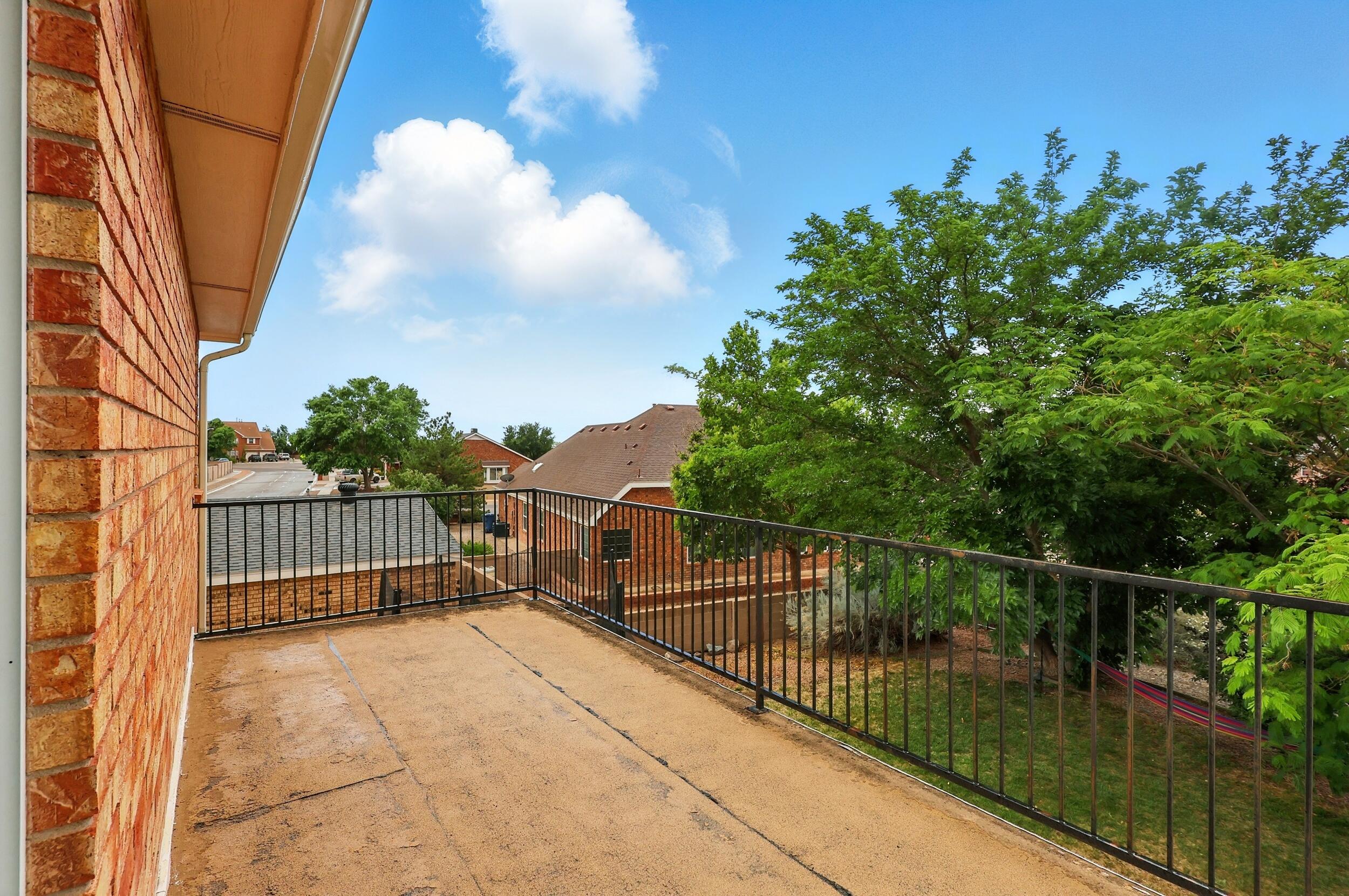 1401 CERRO CRESTADO Drive NW